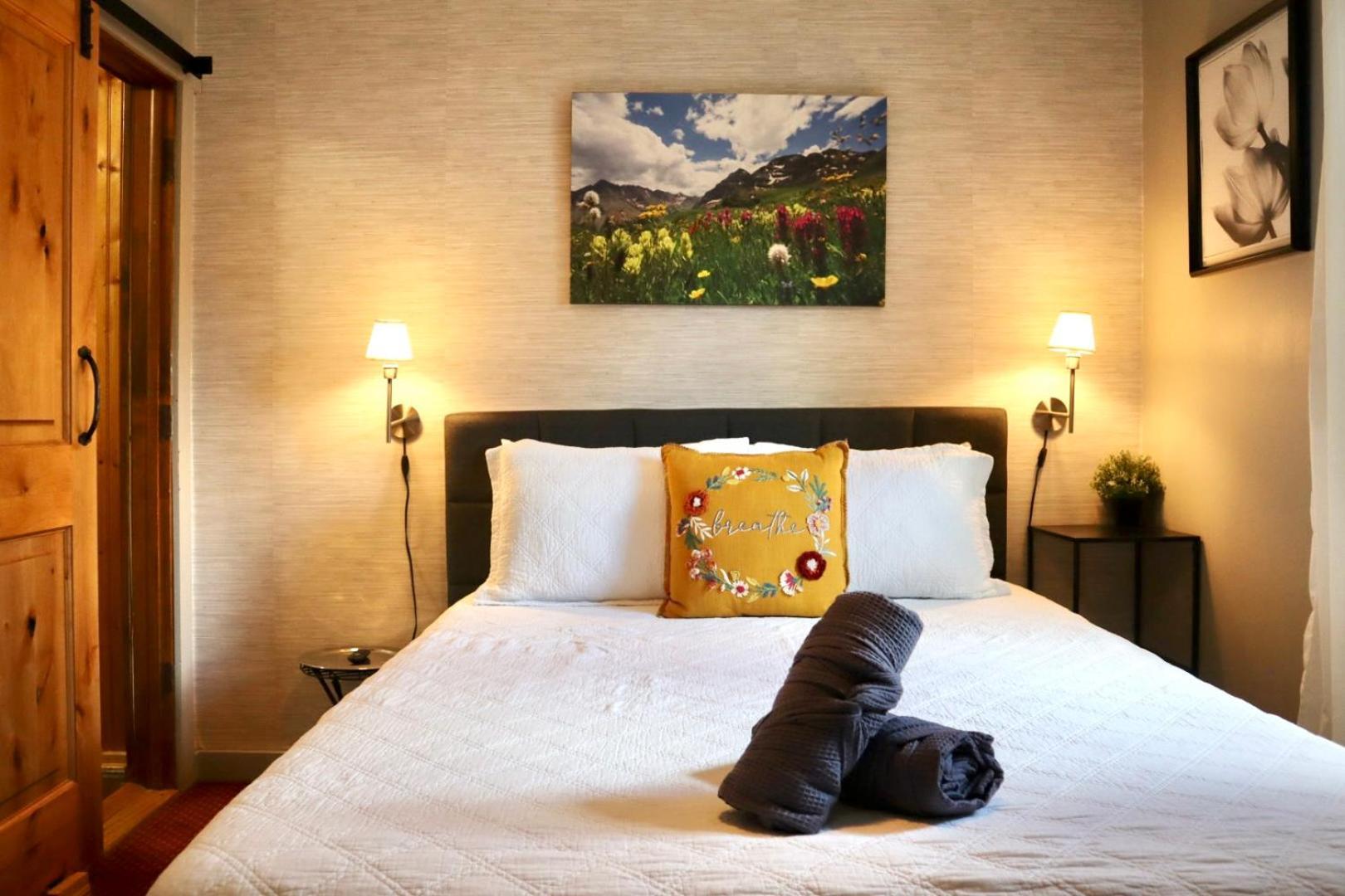 Queen Room with Spa Bath