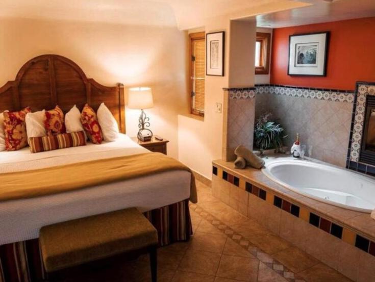 King Suite with Spa Bath