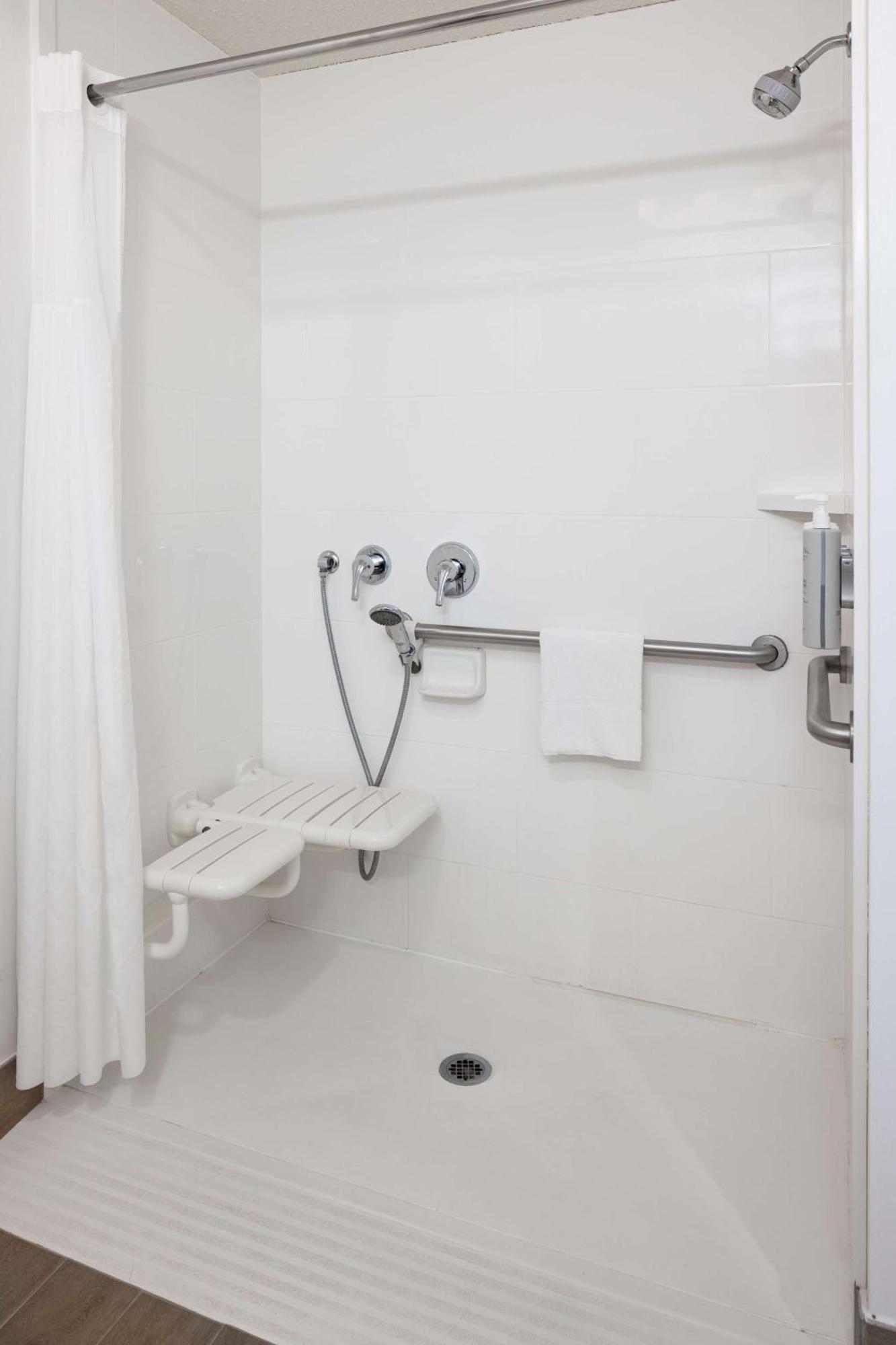 King Room Roll Shower Mobility Access or Non-Smoking