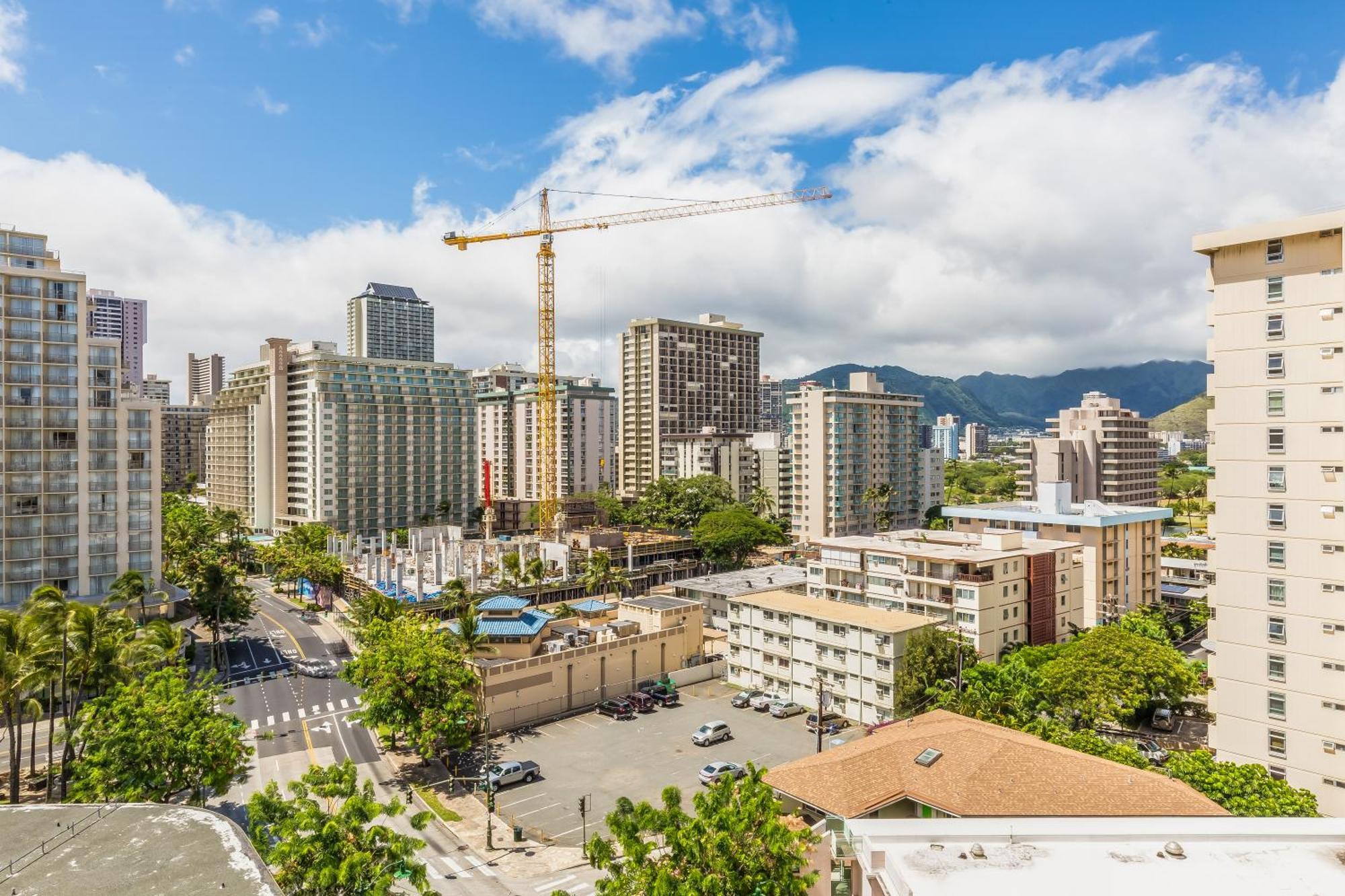 1 Bedroom Suite City or Mountain View Kitchenette