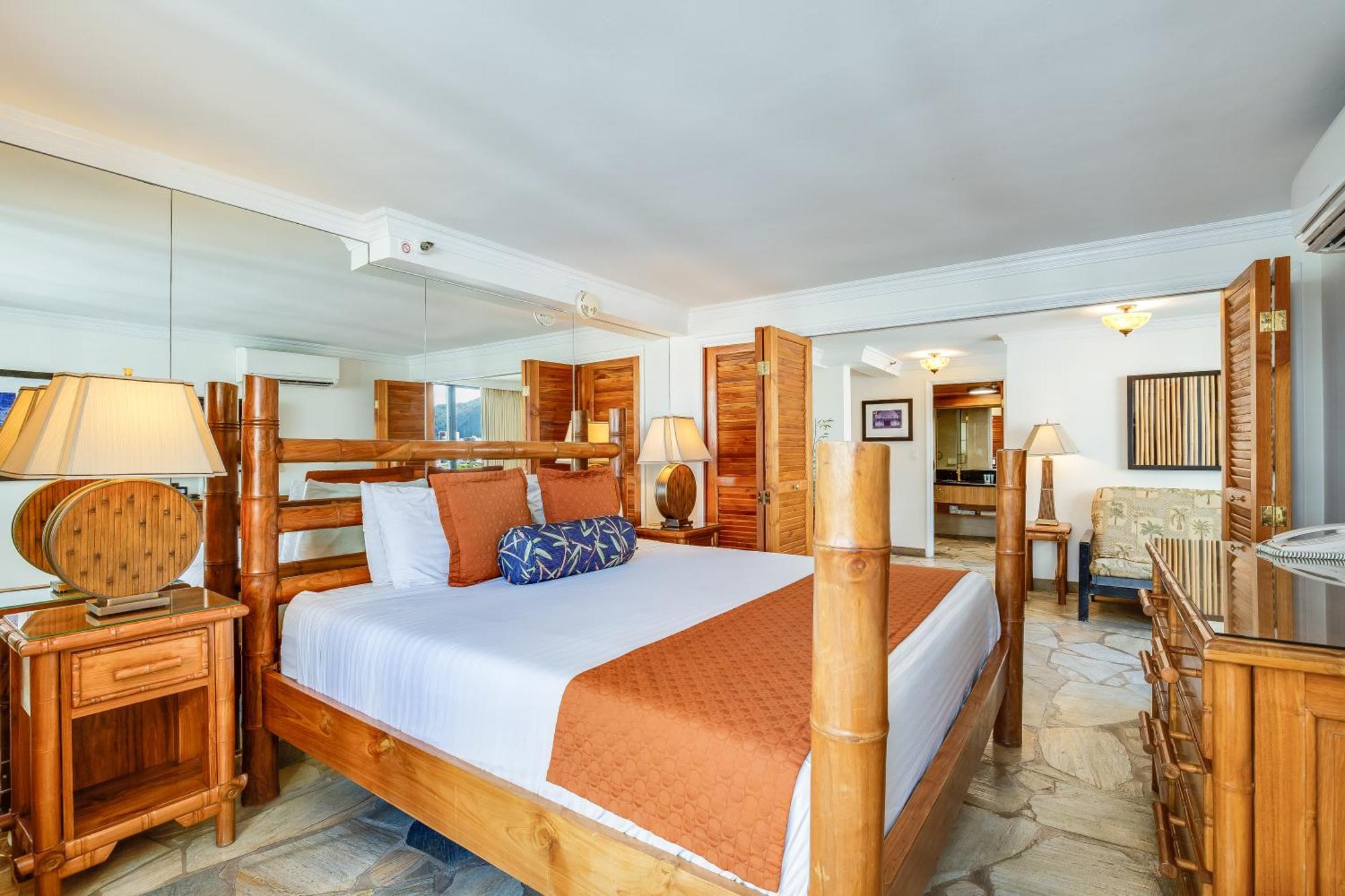 1 Bedroom Suite City or Mountain View Kitchenette