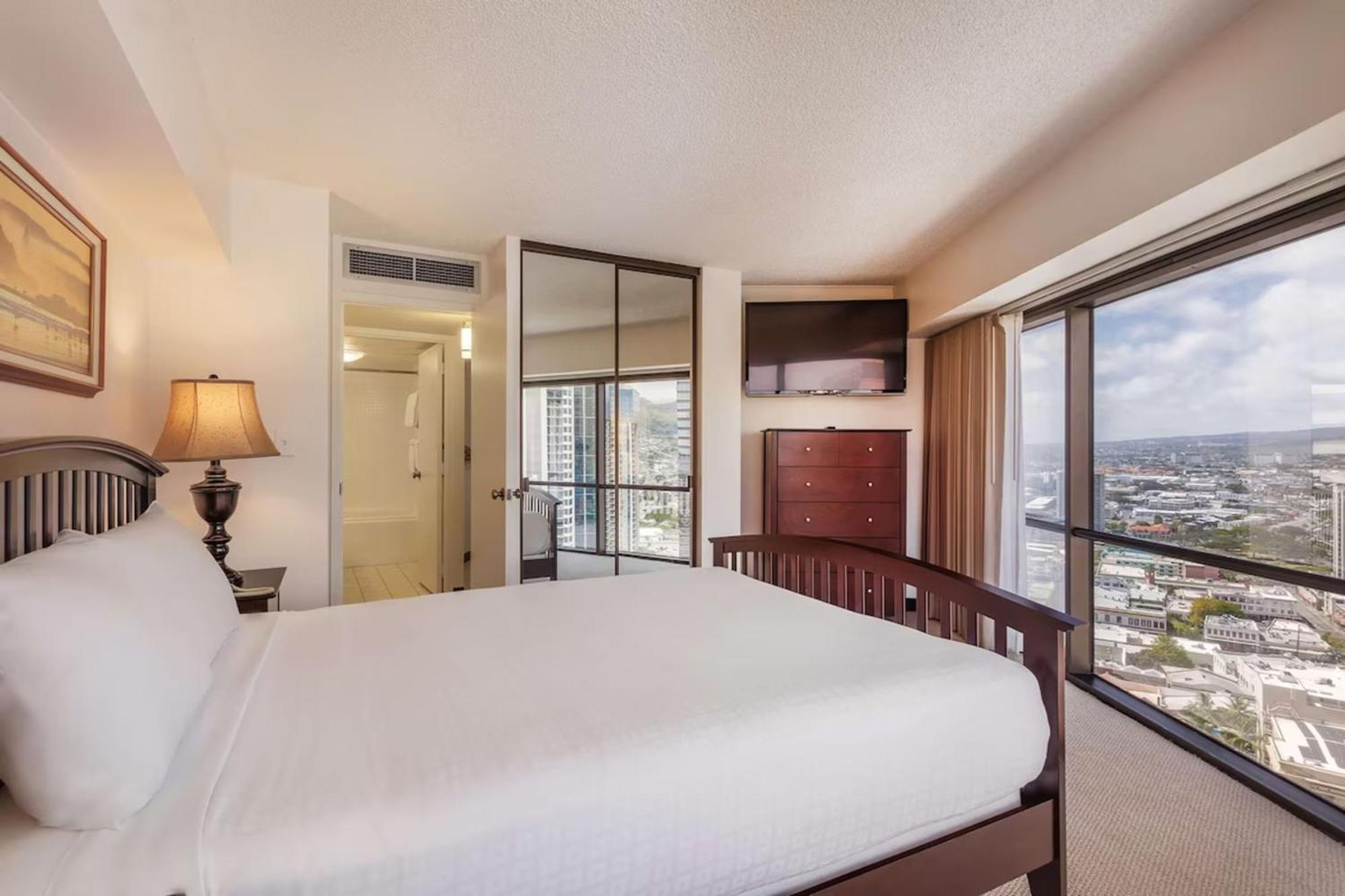 One-Bedroom Suite Mountain View