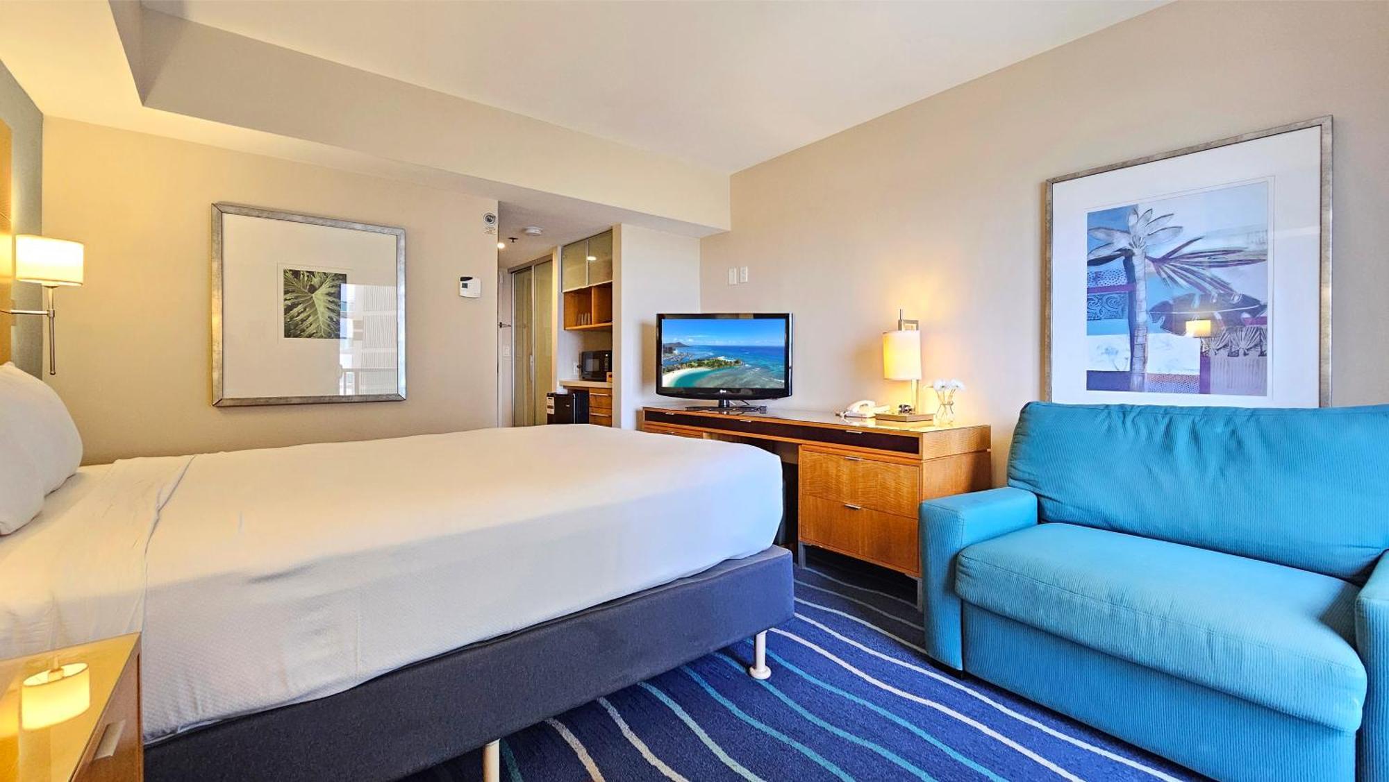 Deluxe Queen Room