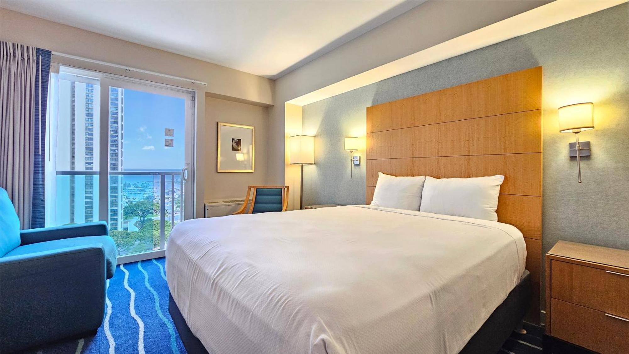 Deluxe Queen Room