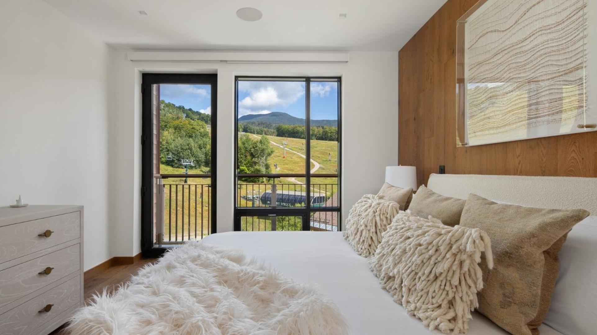 Apartment Mountain View