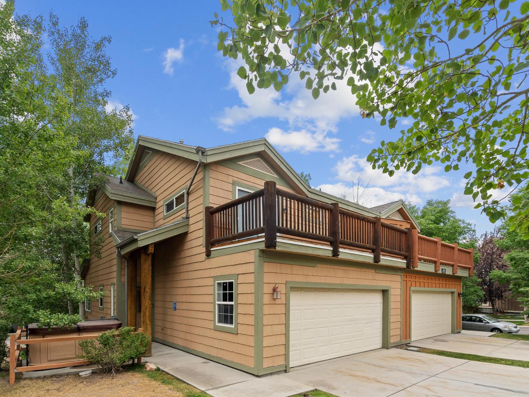 4 Bedroom Townhome 5531