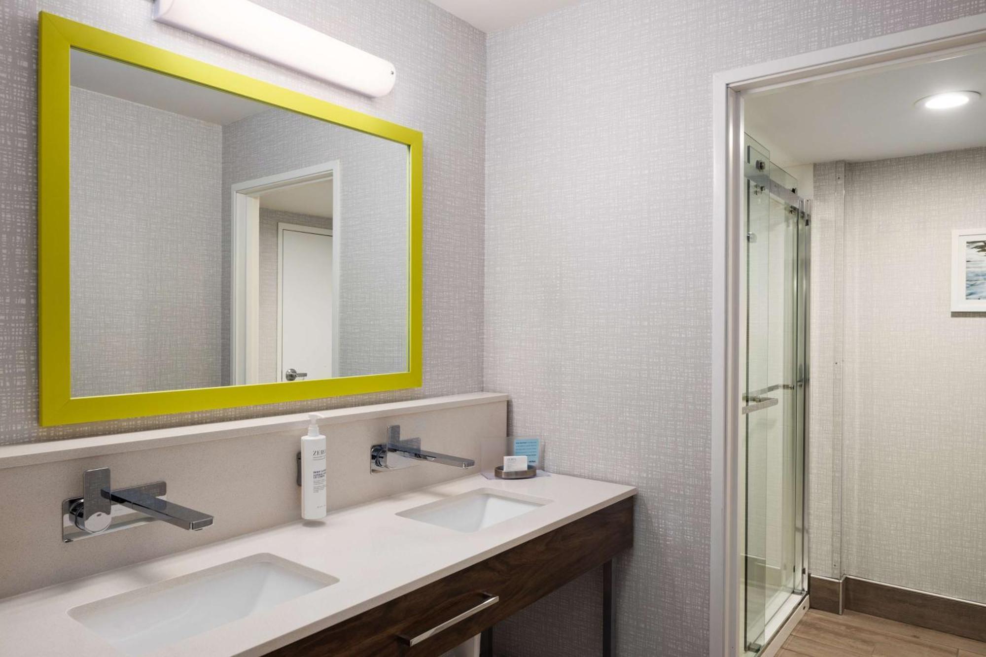 One-Bedroom King Suite Non-Smoking