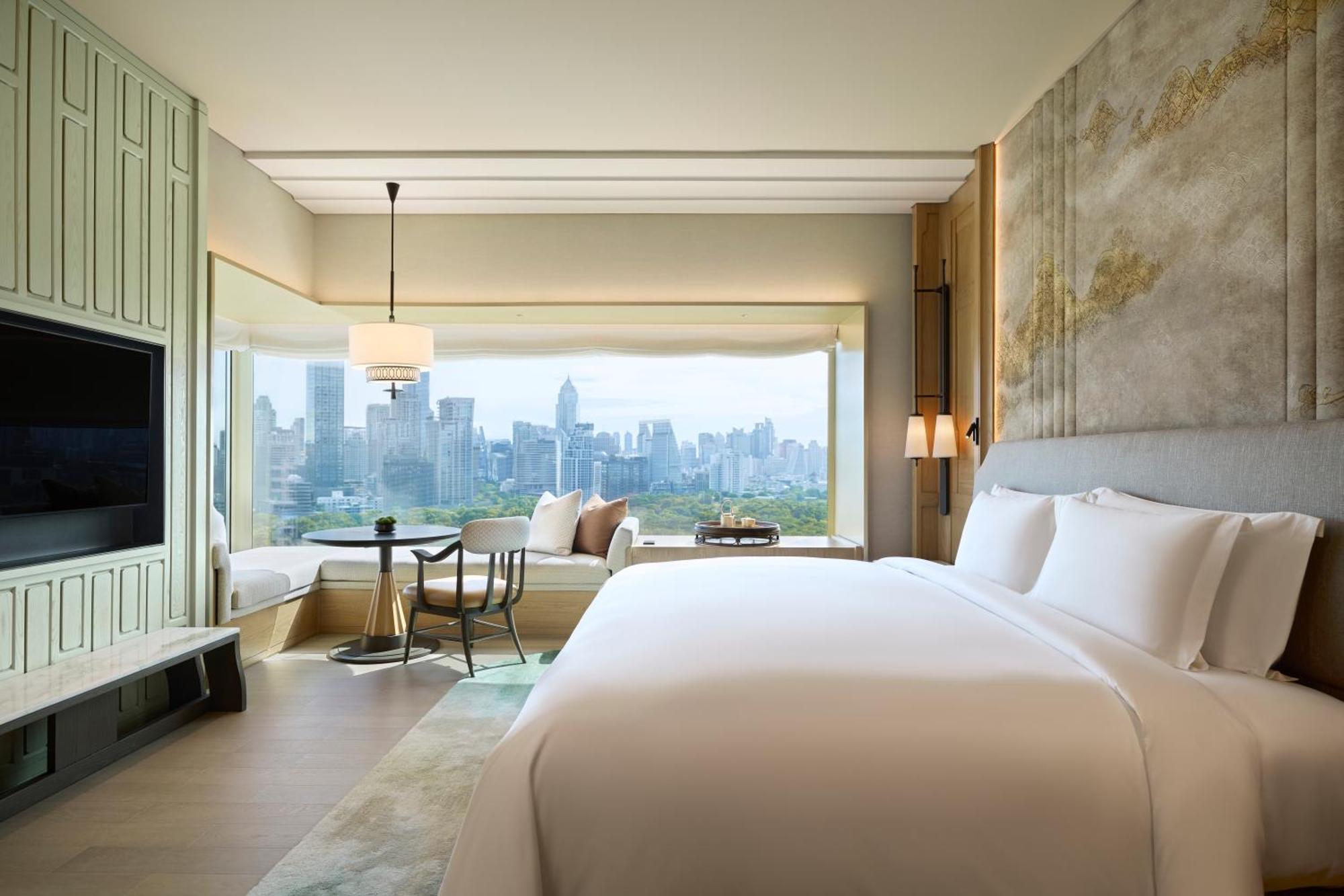 Club Corner Room with King Bed