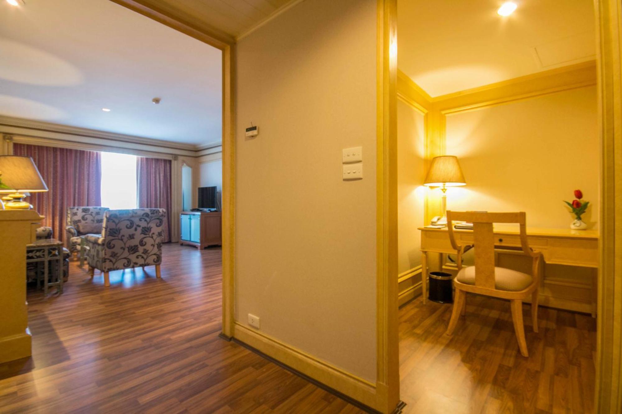 Executive Twin Suite