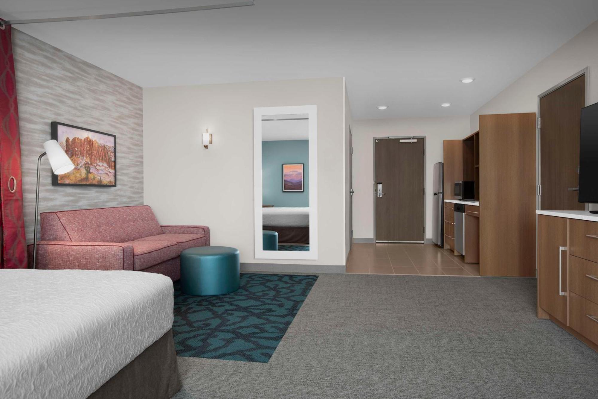King Studio Suite Accessible Tub Mobility Access