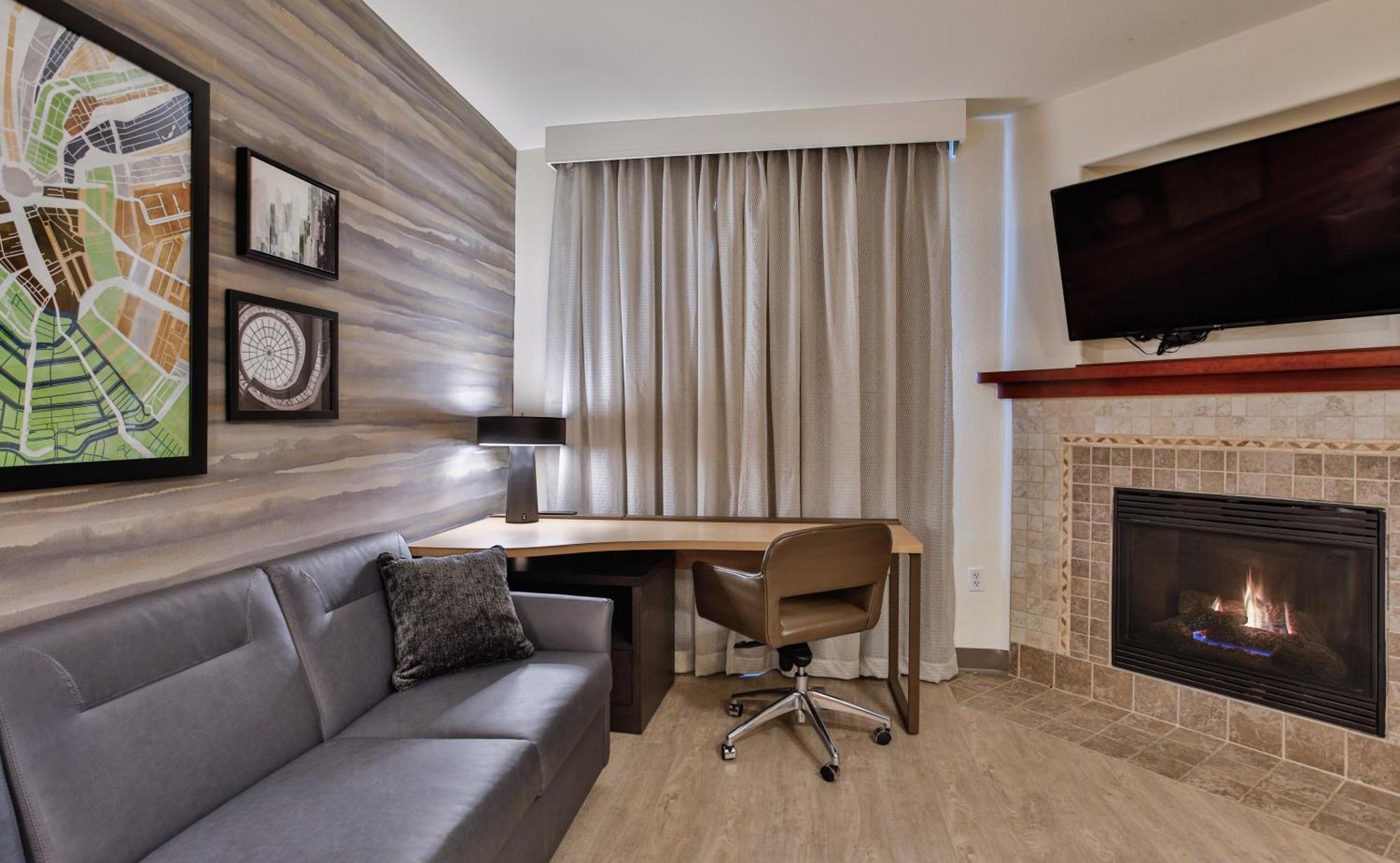One-Bedroom King Suite Sofa Bed Hearing Accessible