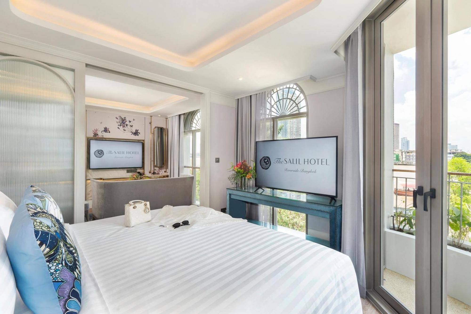 Riverfront Balcony Suite