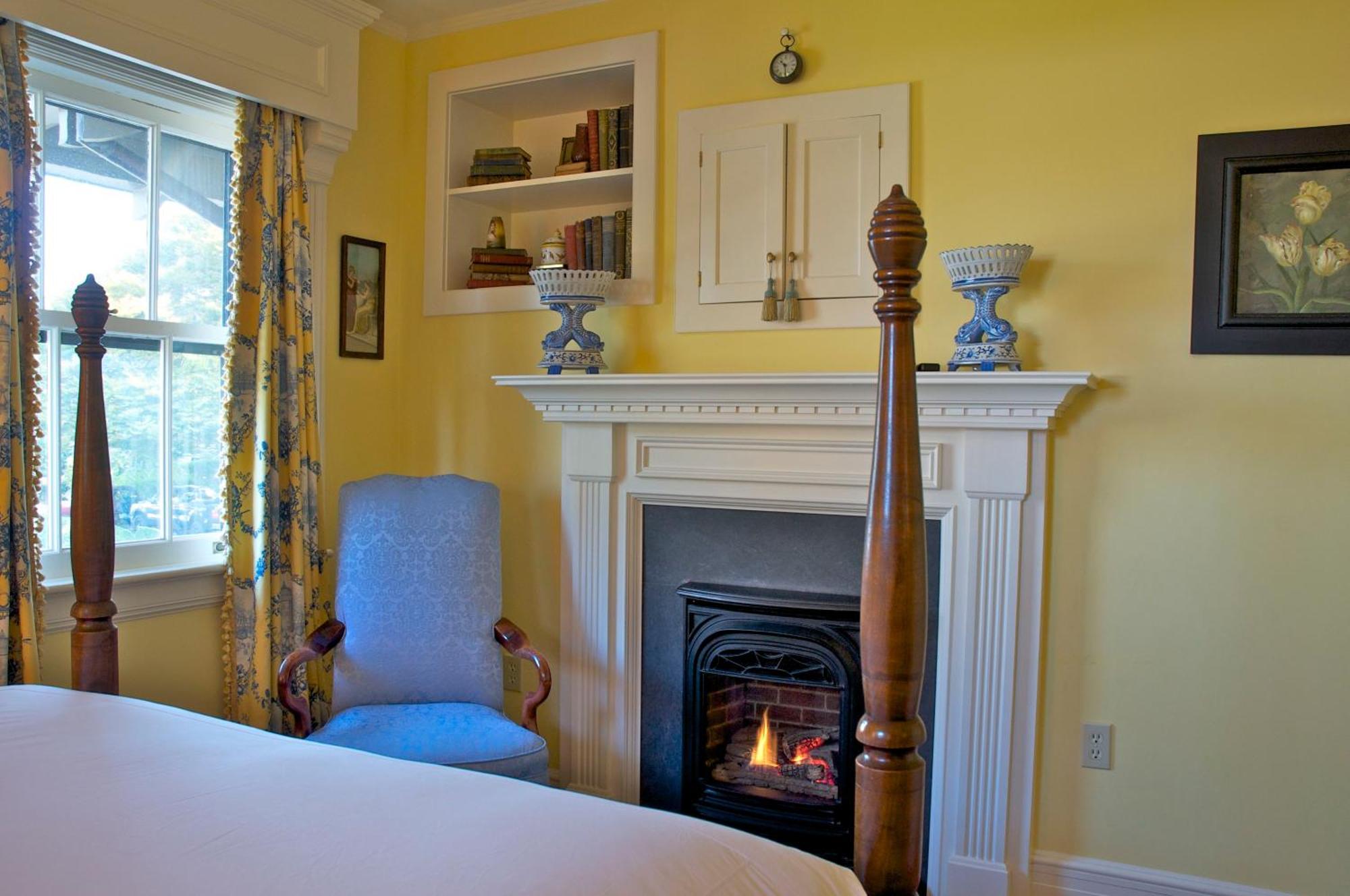 Double Room Private Bathroom Murray Room