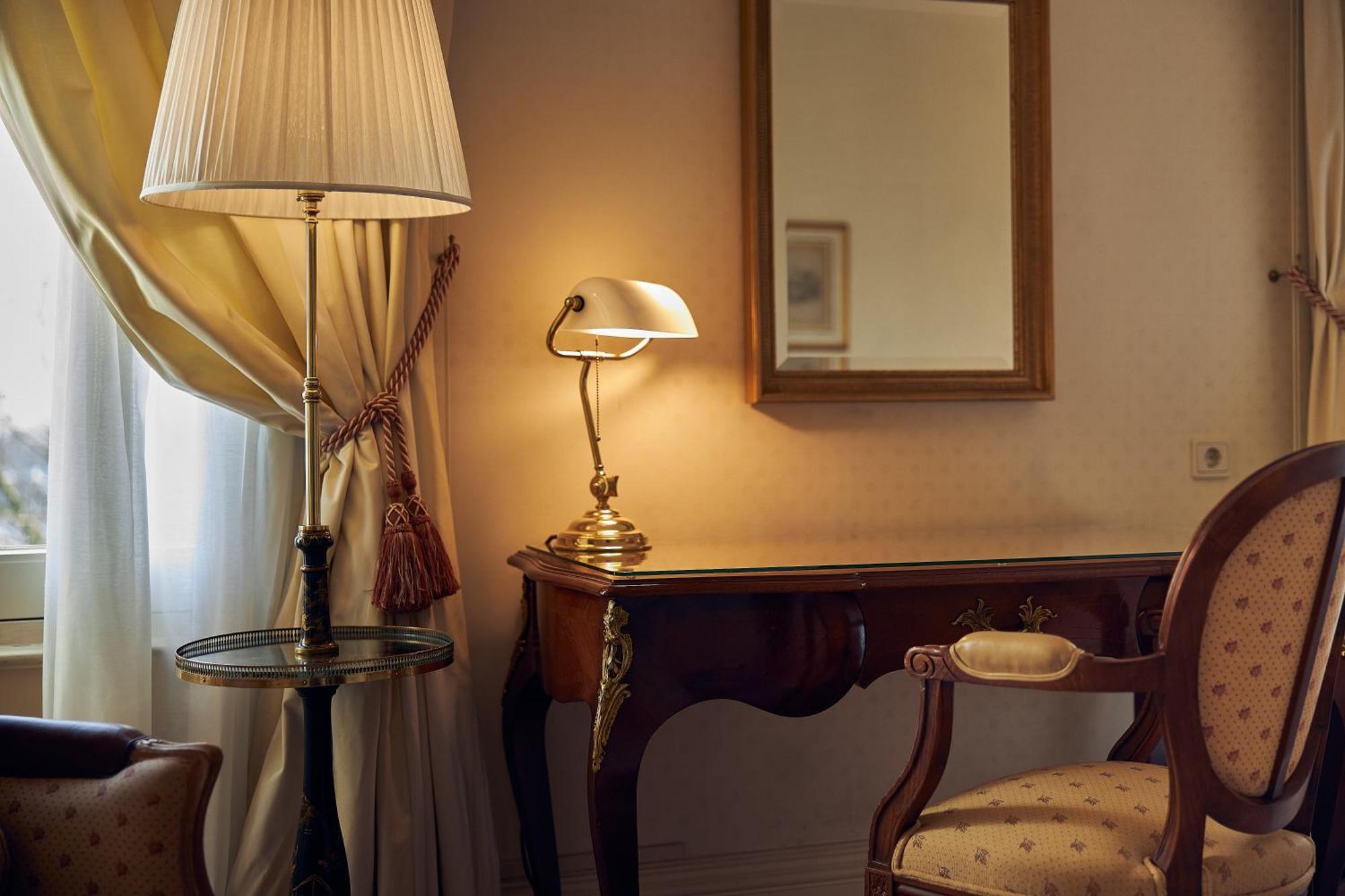 Premium Twin Room with City View