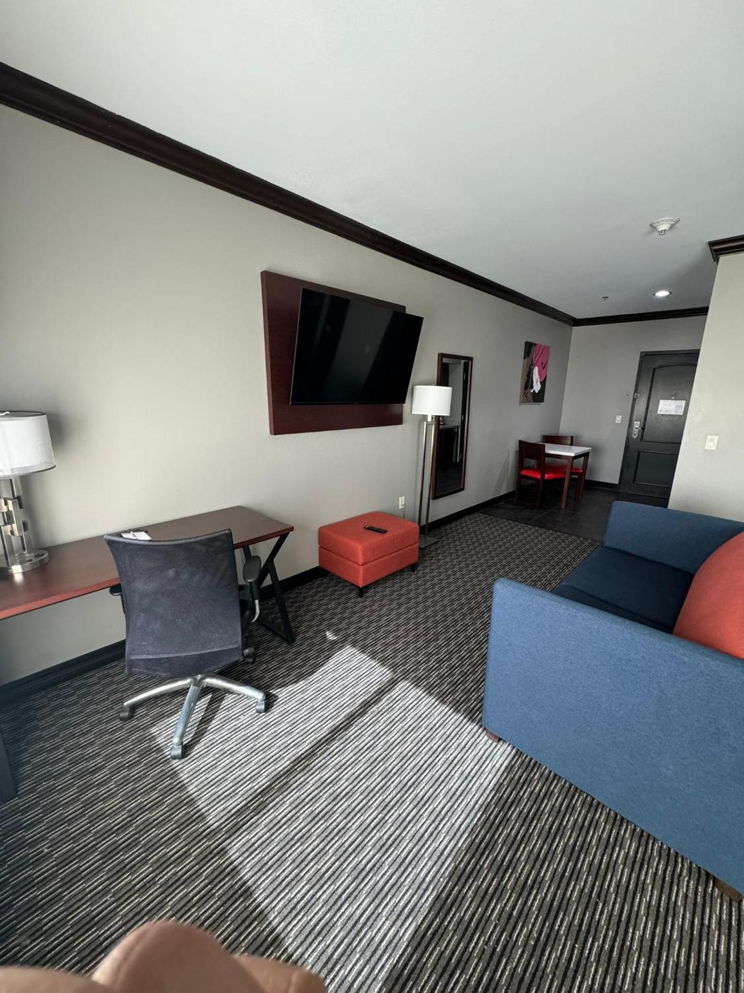 Queen Room with Two Queen Beds and Roll-In Shower - Mobility/Hearing Accessible - Non-Smoking