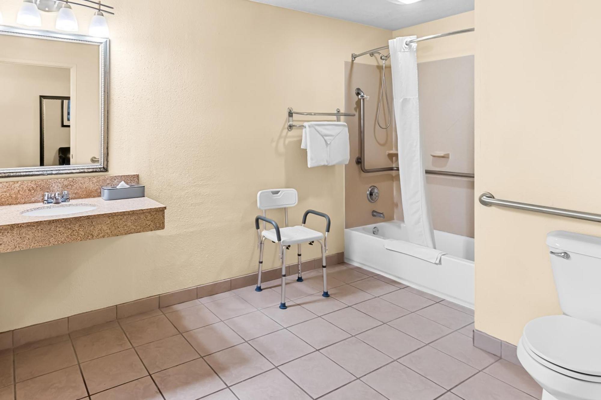 Queen Room Accessible or Nonsmoking