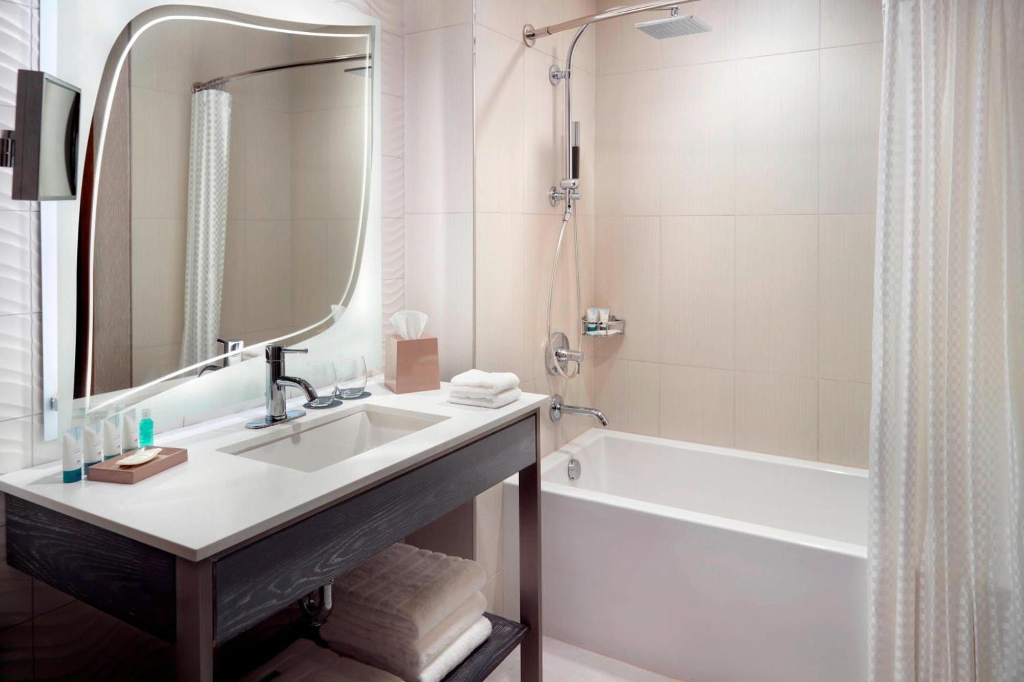 Executive Room 2 Queens