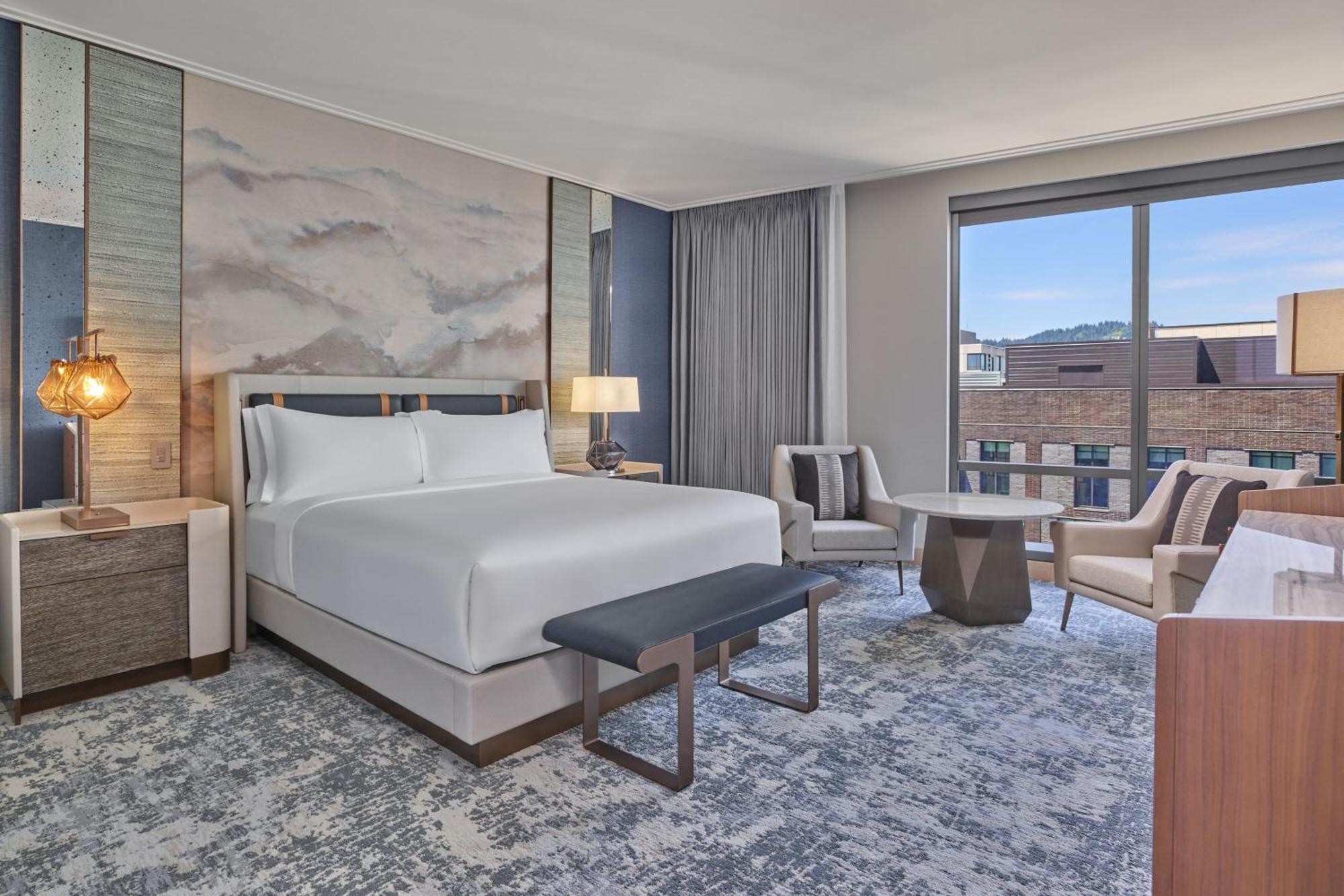Deluxe King Room