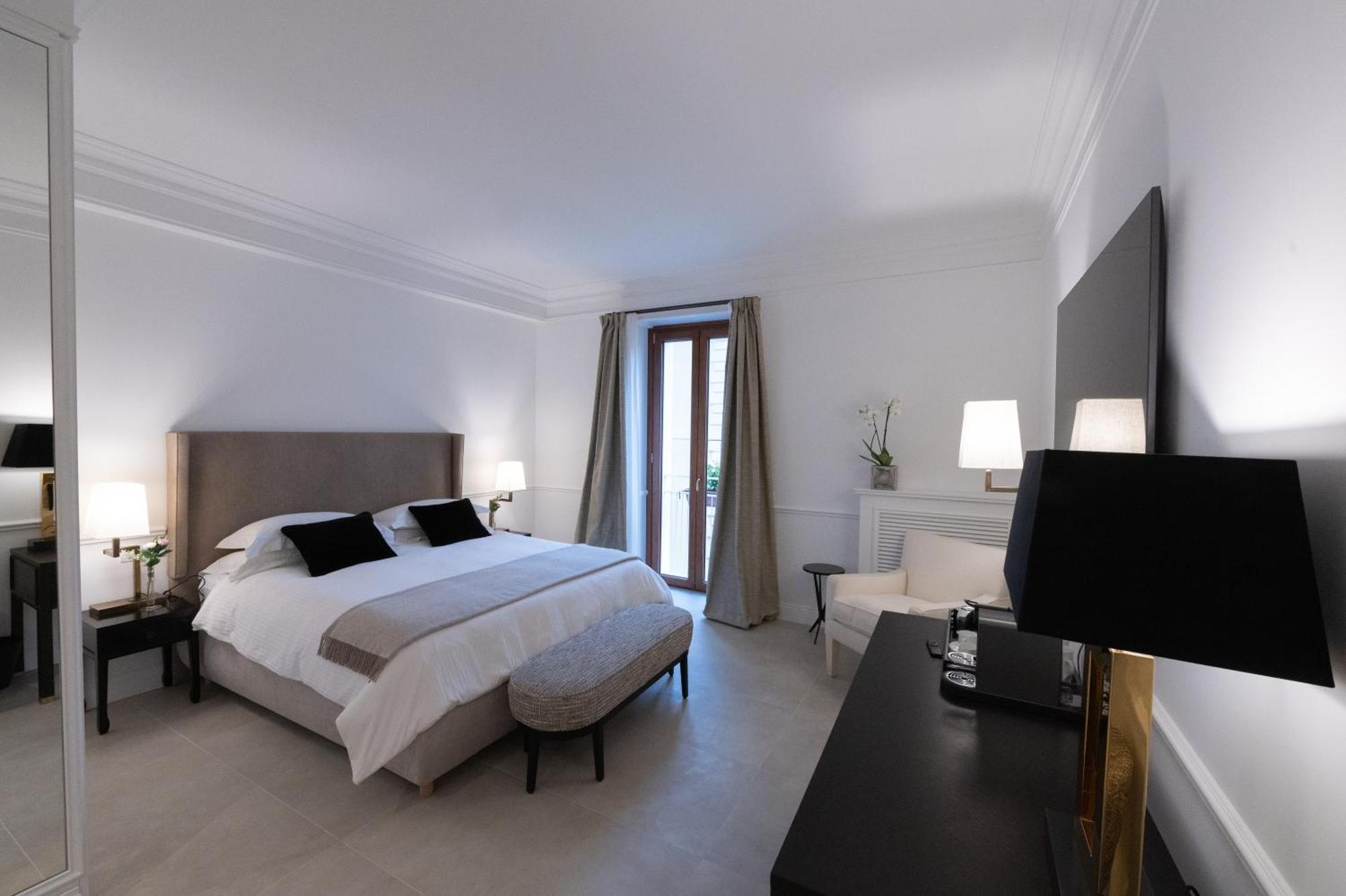 Deluxe King Room