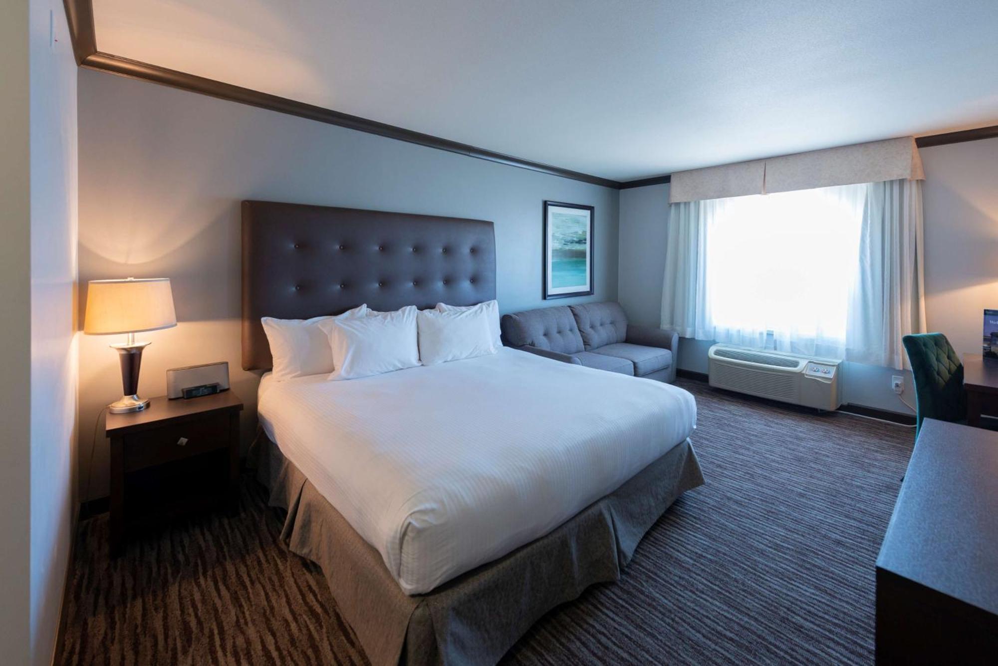 King Room with Sofabed