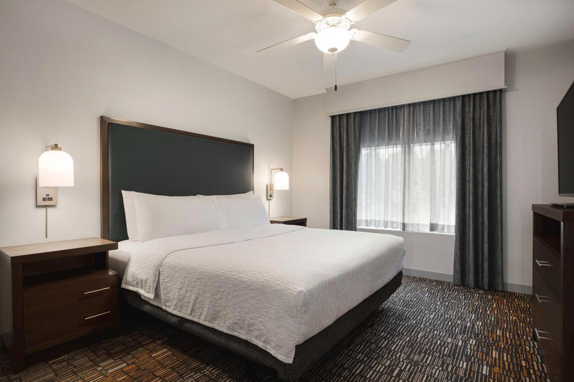King Studio Suite Hearing Access or Non-Smoking