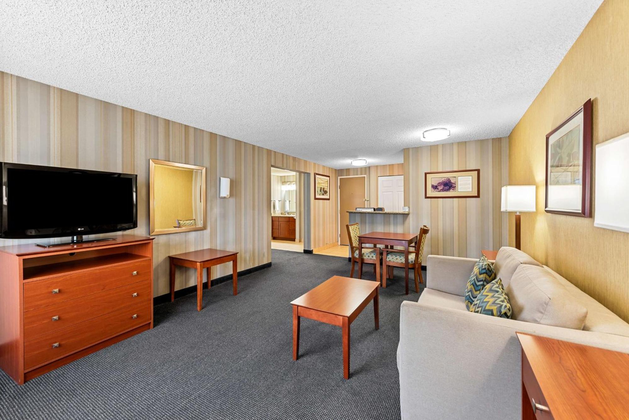 King Suite Non-Smoking