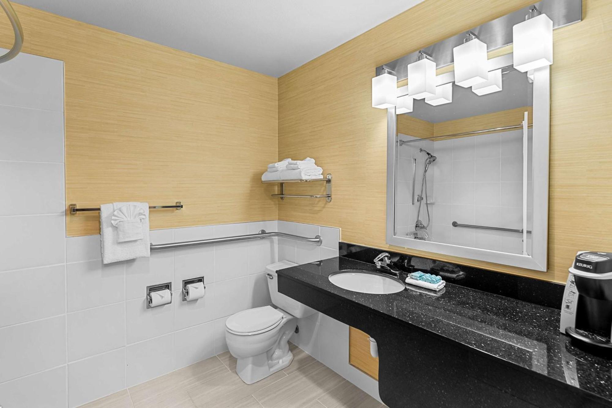 Queen Room Roll Shower Non-Smoking or Mobility Access