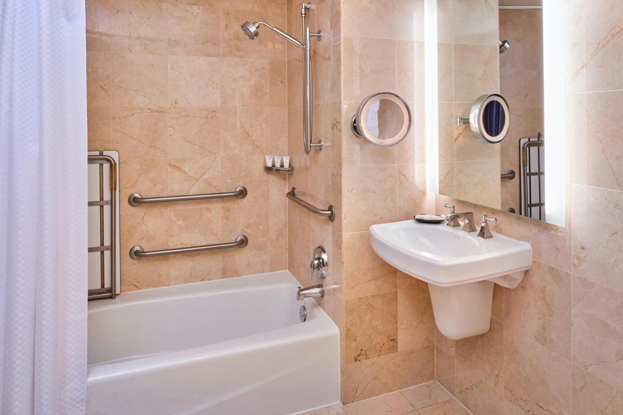 Traditional Double, Guest room, 2 Double, Atrium view