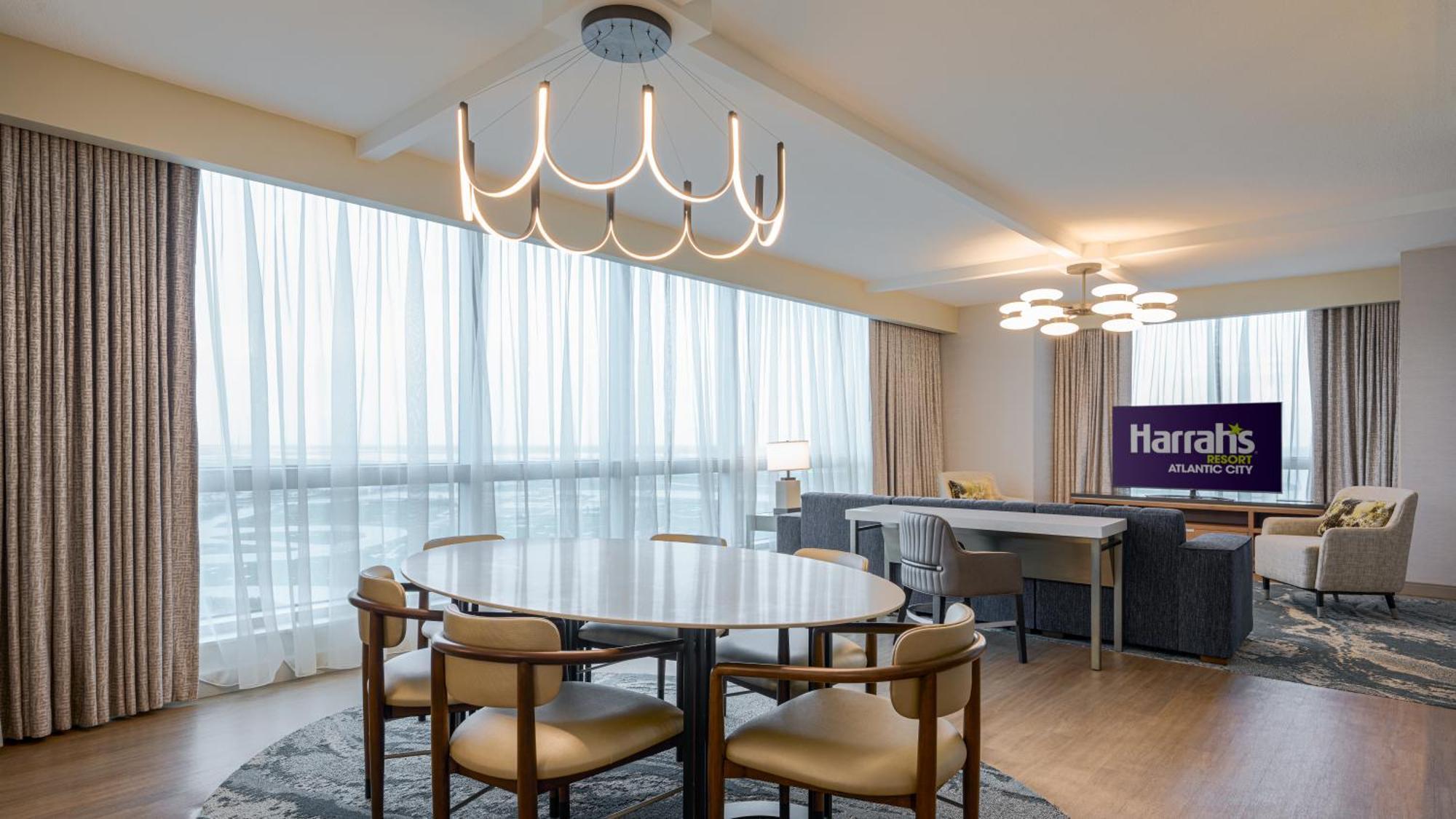Waterfront Tower East Suite King Non-Smoking