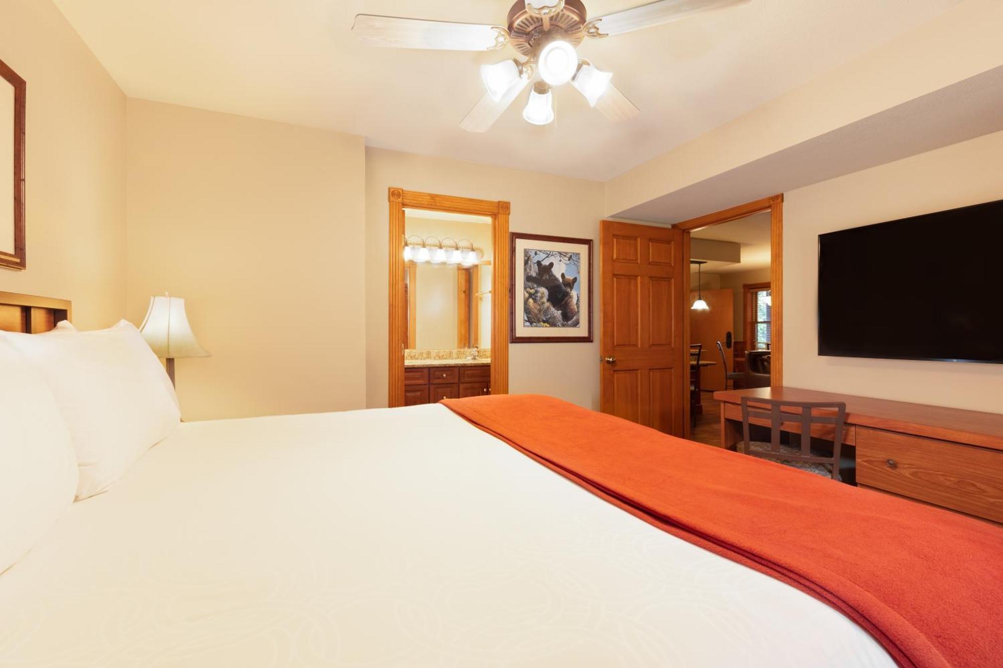 One Bedroom Deluxe King Bed Villa