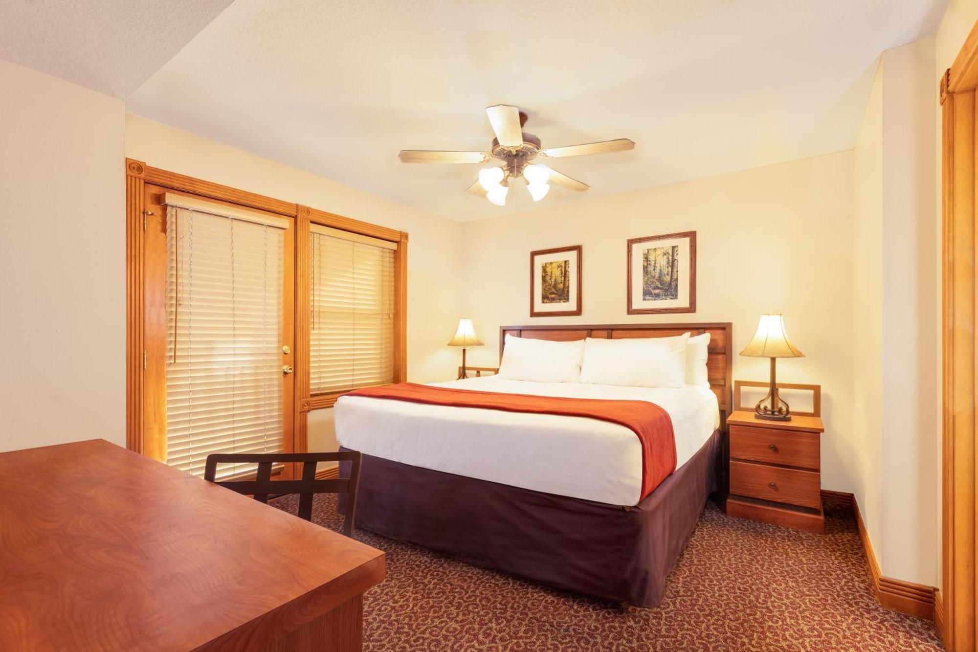 One Bedroom Deluxe King Bed Villa