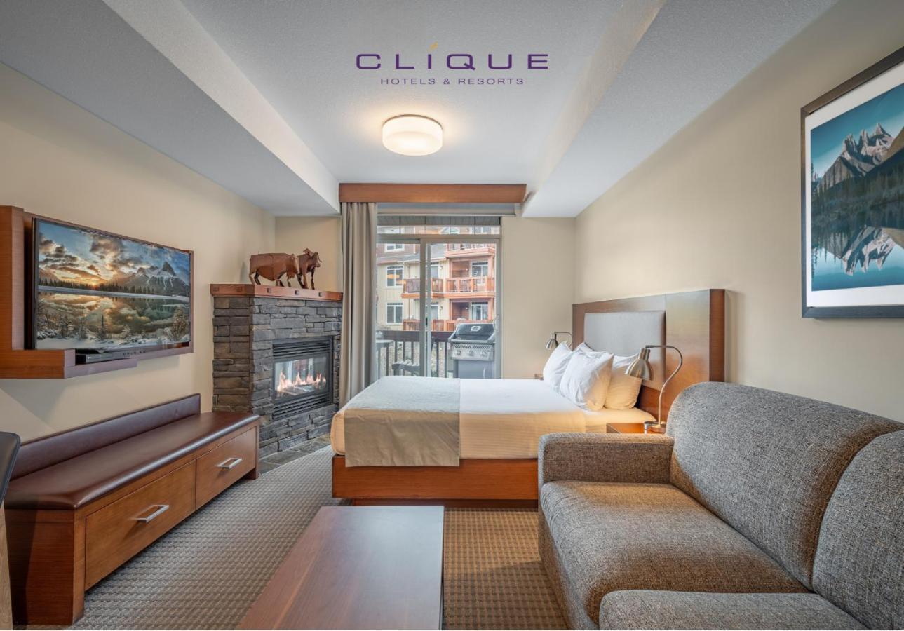 Deluxe Queen Room with Sofa Bed,1627932851:JPEG