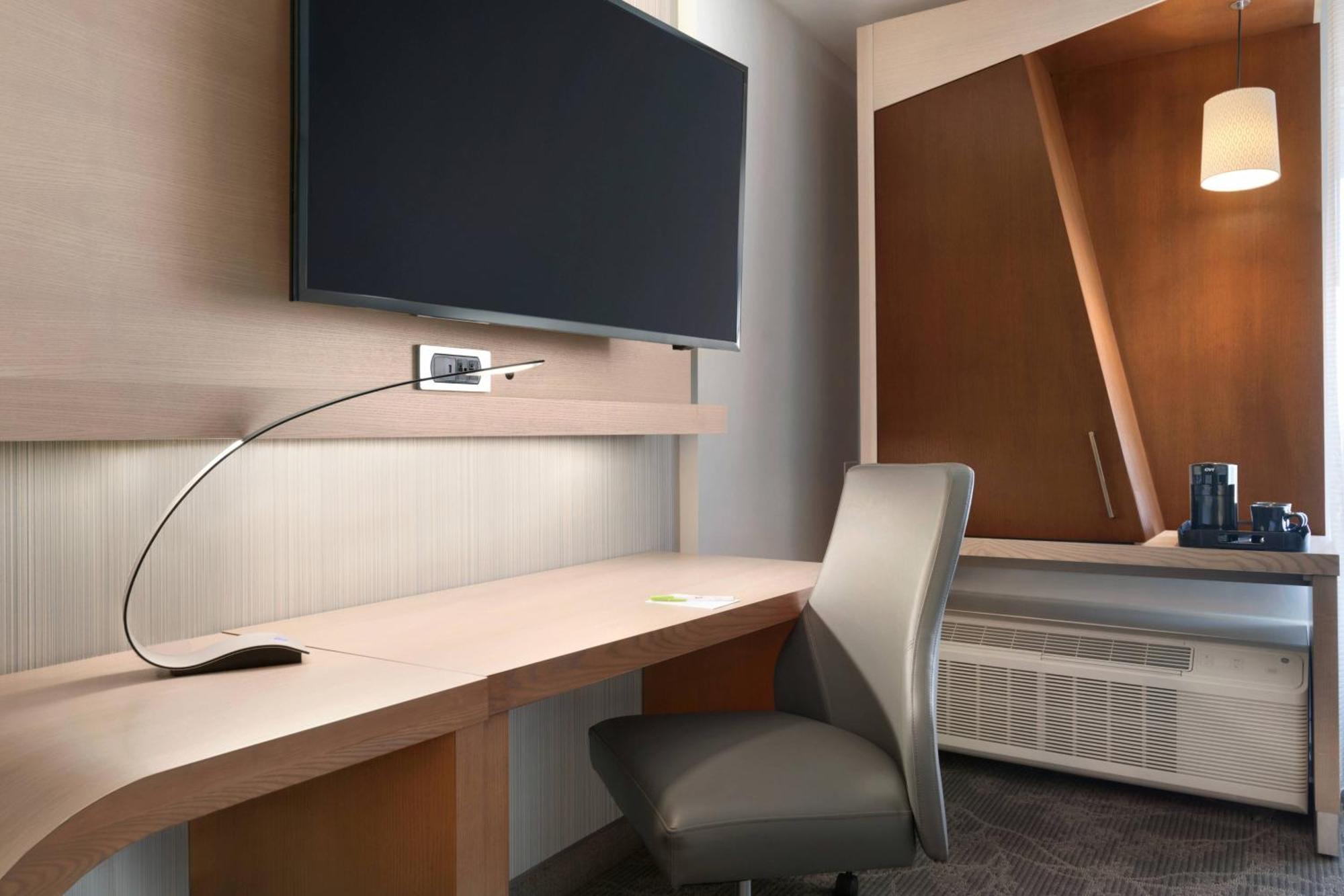 King Suite with Sofa Bed,1633028246:JPEG