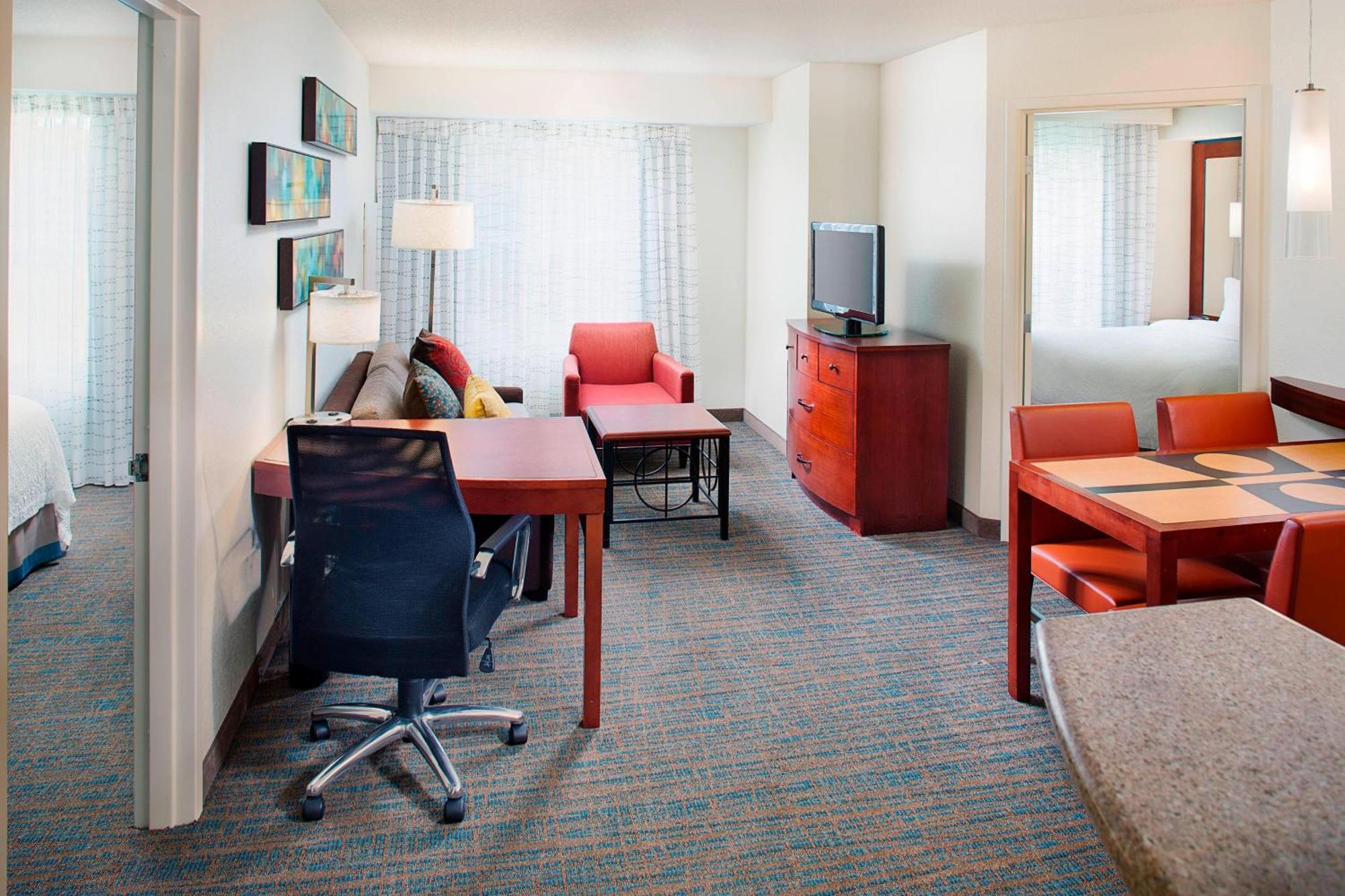 Two-Bedroom Suite,1633682934:JPEG