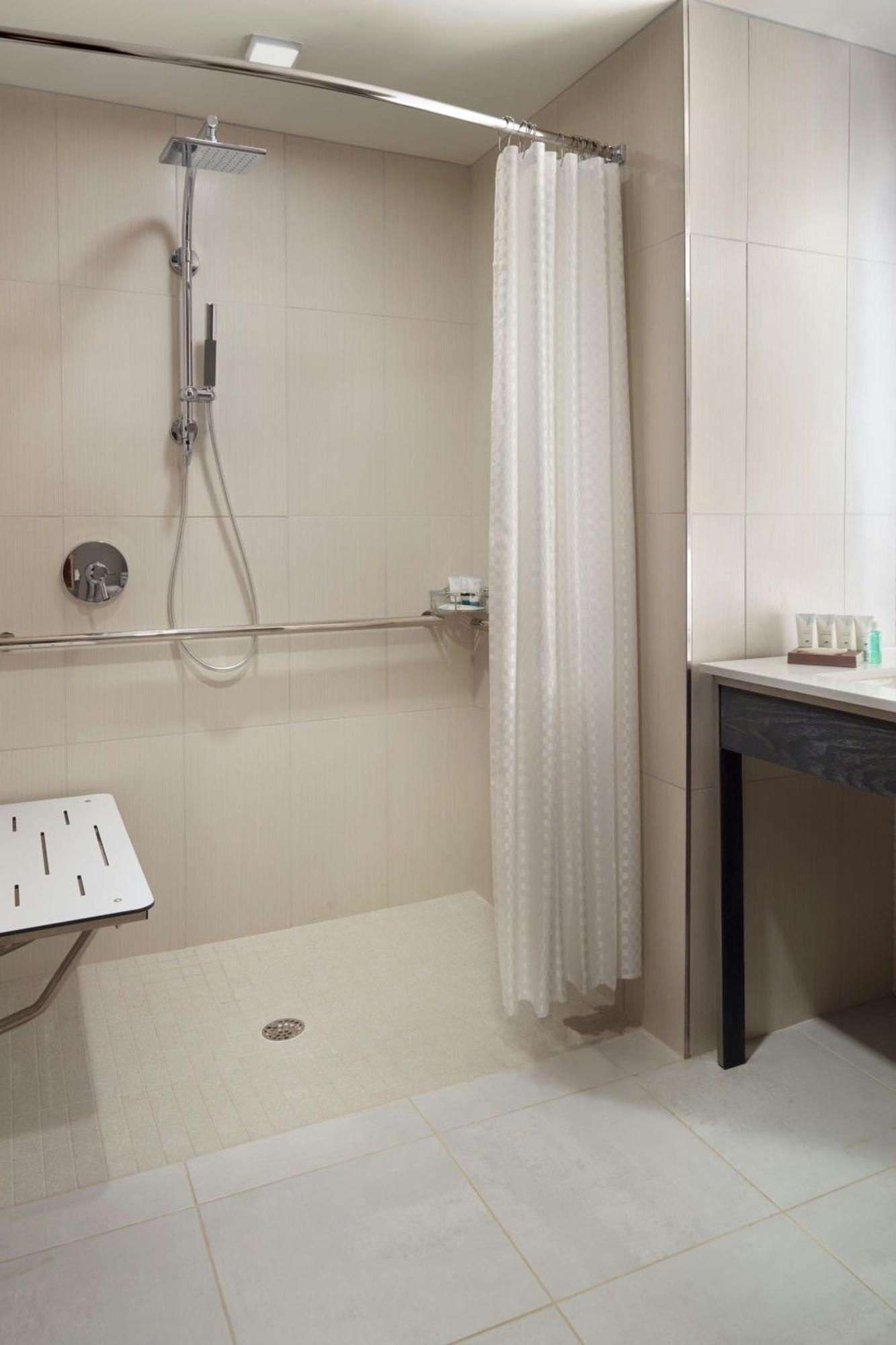 Executive Room 2 Queens