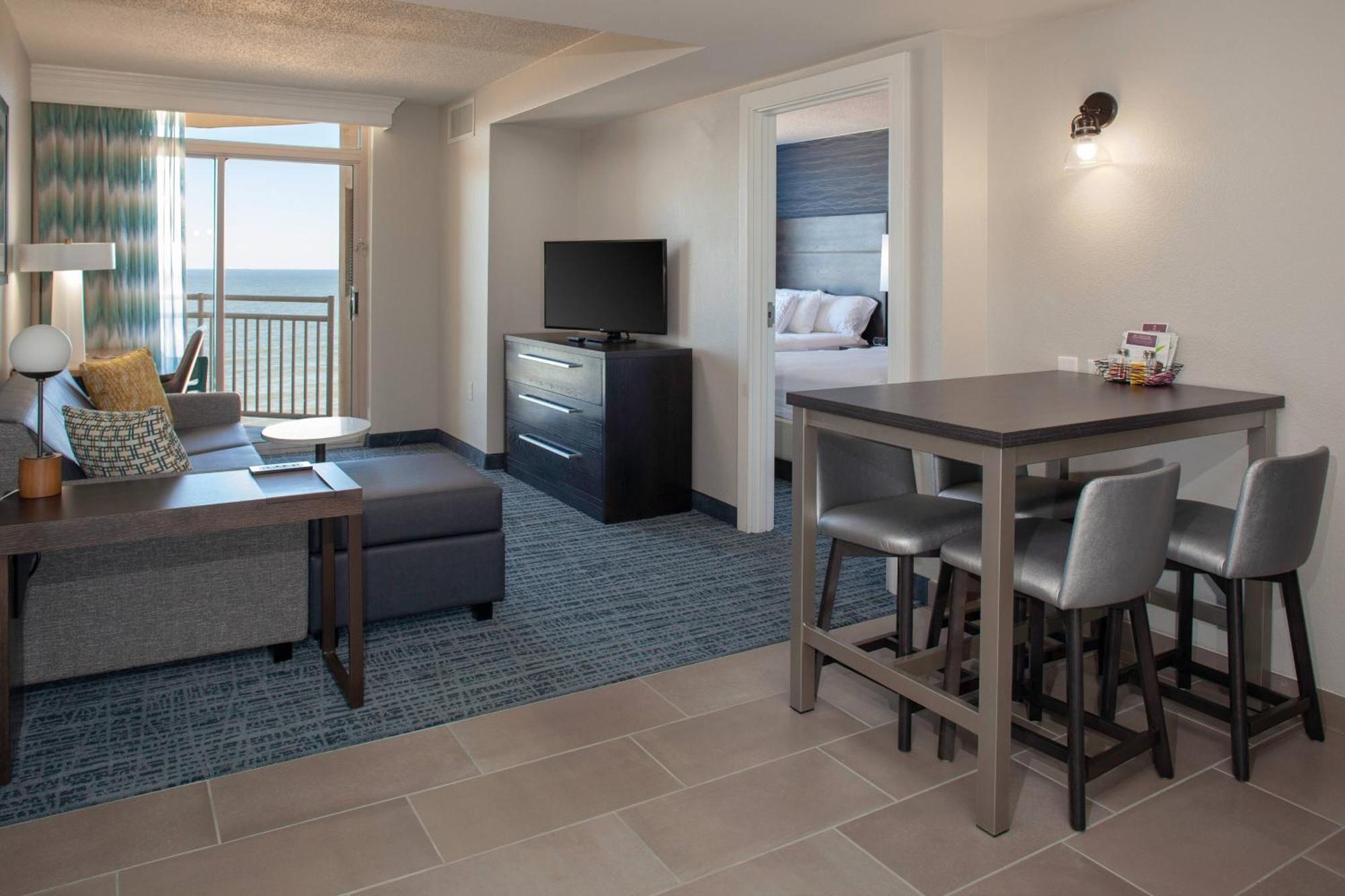 One-Bedroom Oceanfront Residential Queen Suite Two Queen Beds Sofa Bed Mobility Accessible Tub