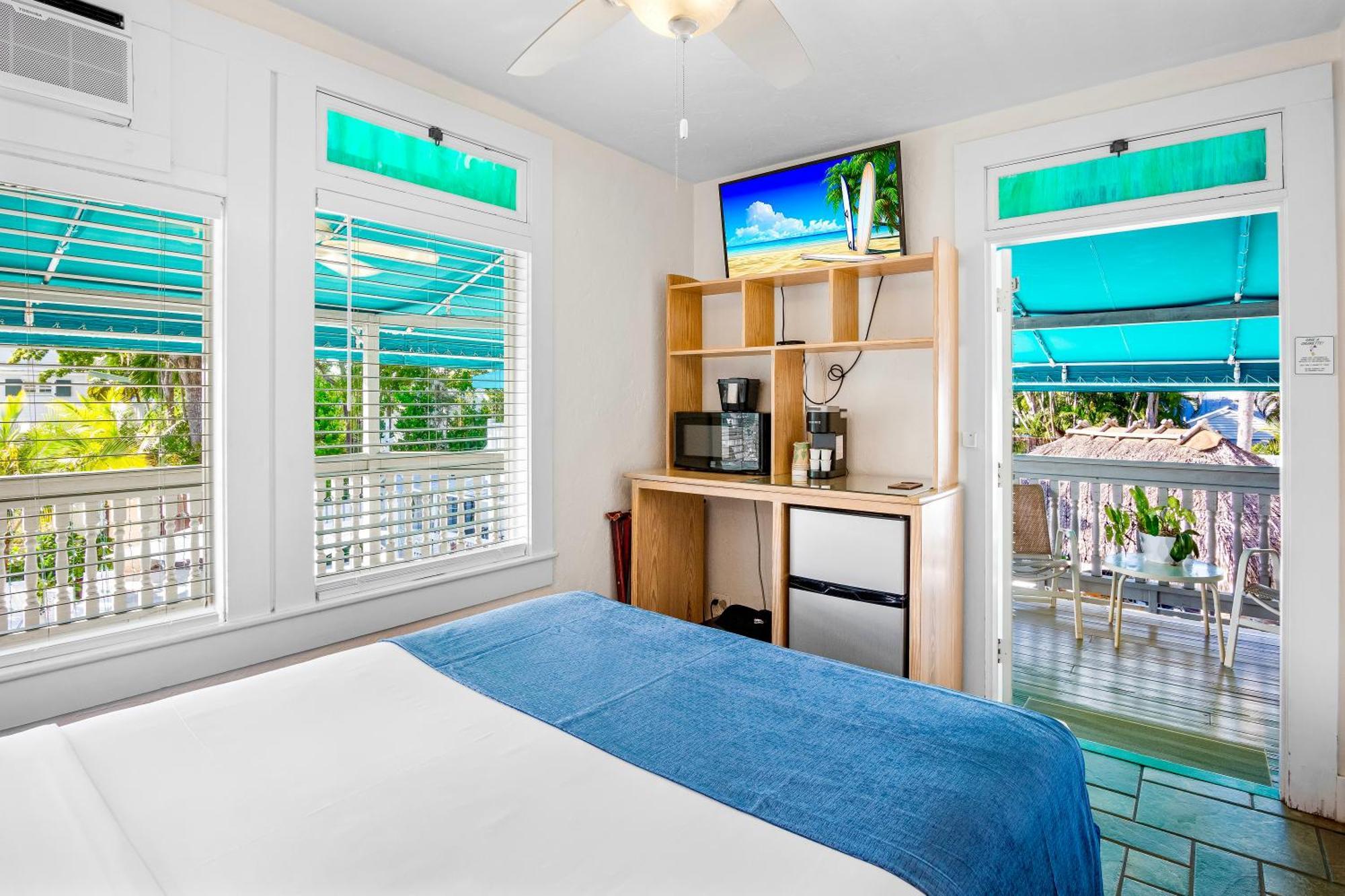 Queen Island Room