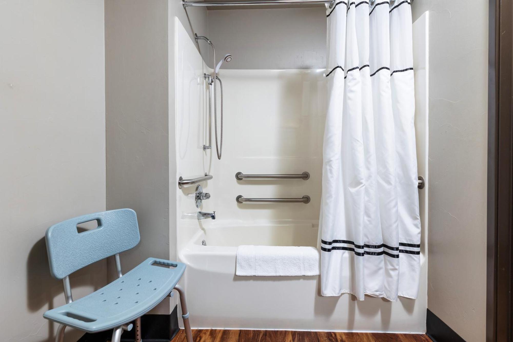 Queen Room - Disability Access