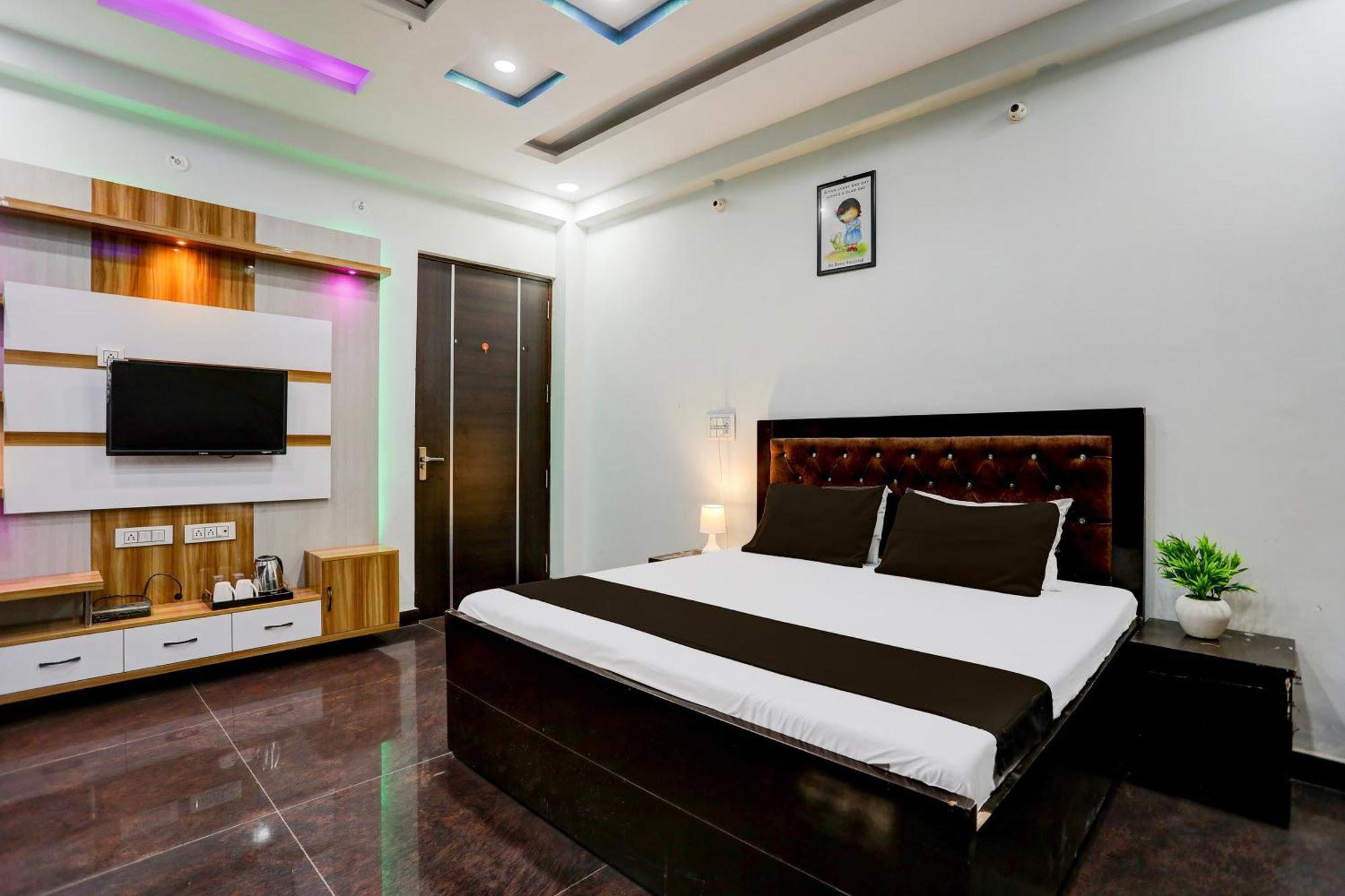 King Suite with Sofa Bed – River View