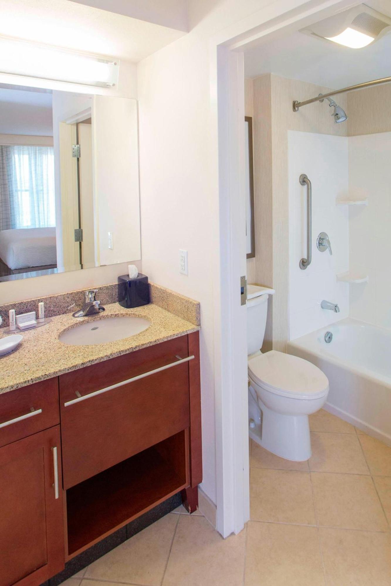 One-Bedroom King Suite