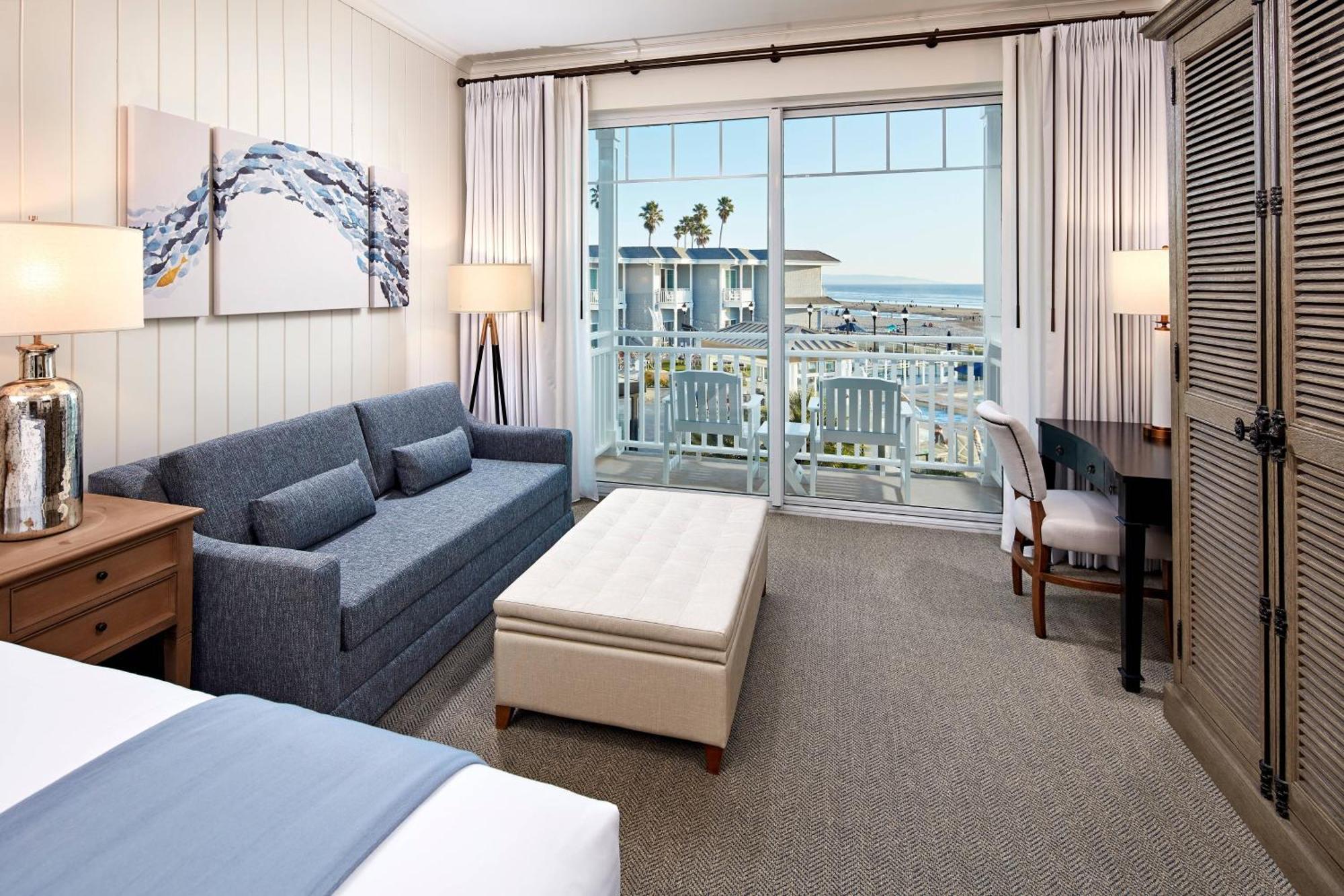 Guest room 1 King Sofa bed Ocean view Balcony