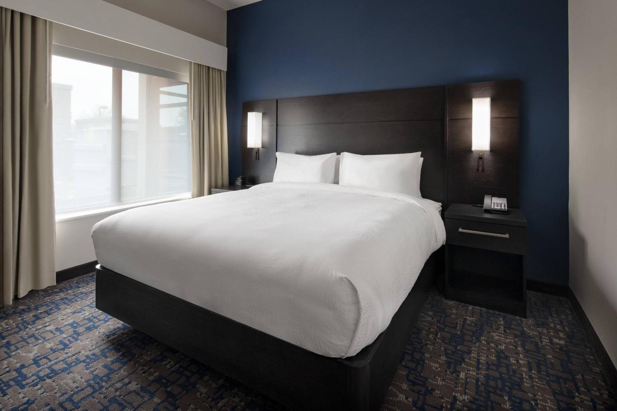 One-Bedroom Larger King Suite