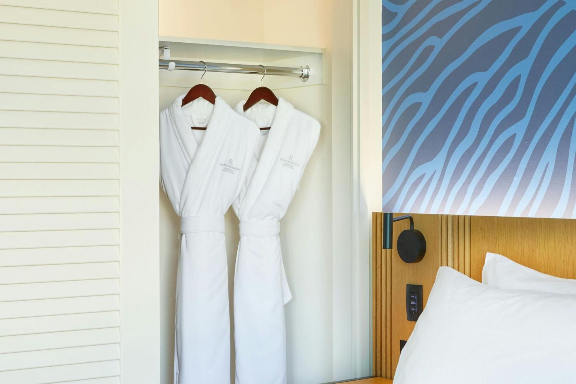Penthouse King Room Sofa Bed Ocean View