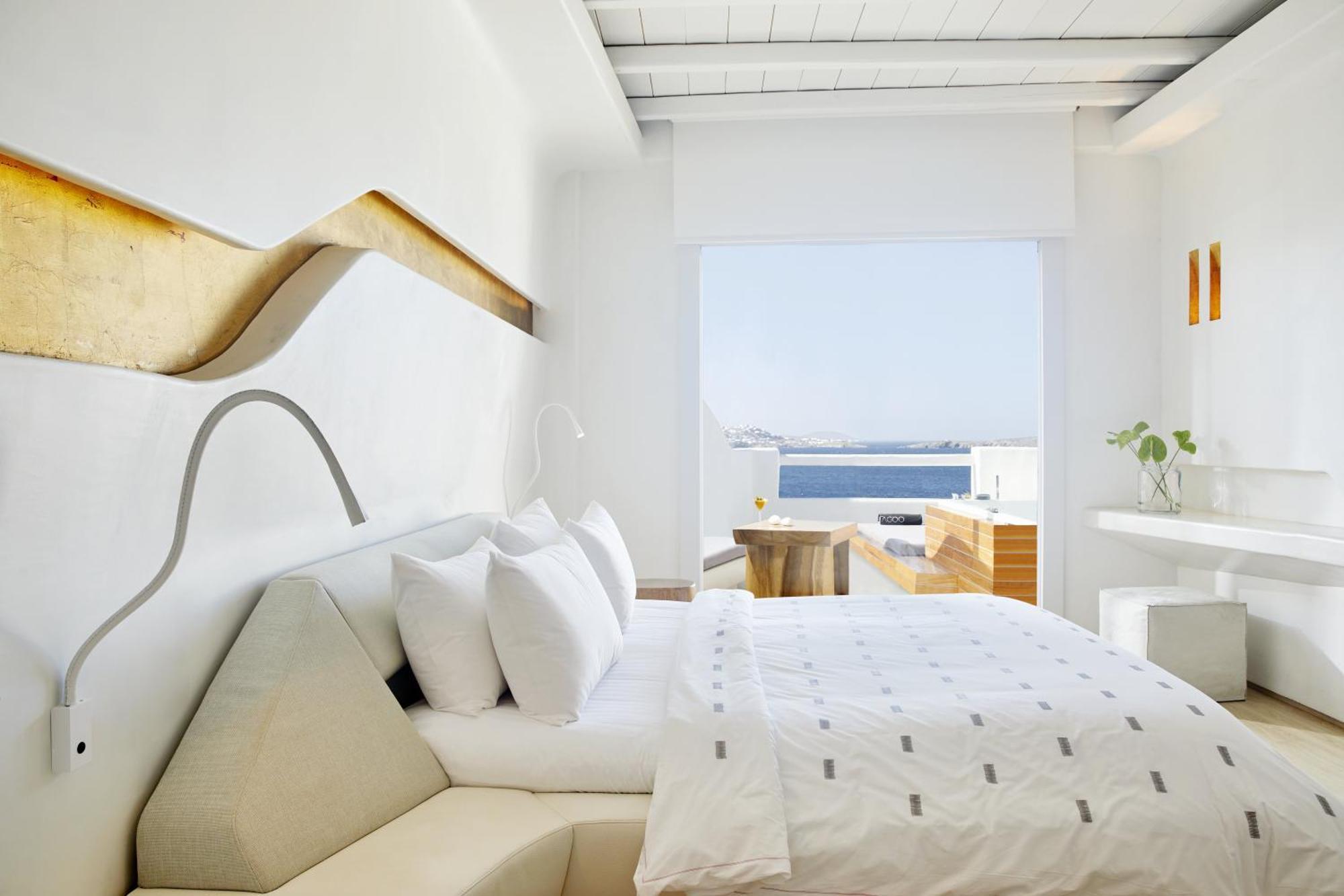 Two-Bedroom Suite With Outdoor Hot Tub (2-5 Adults)