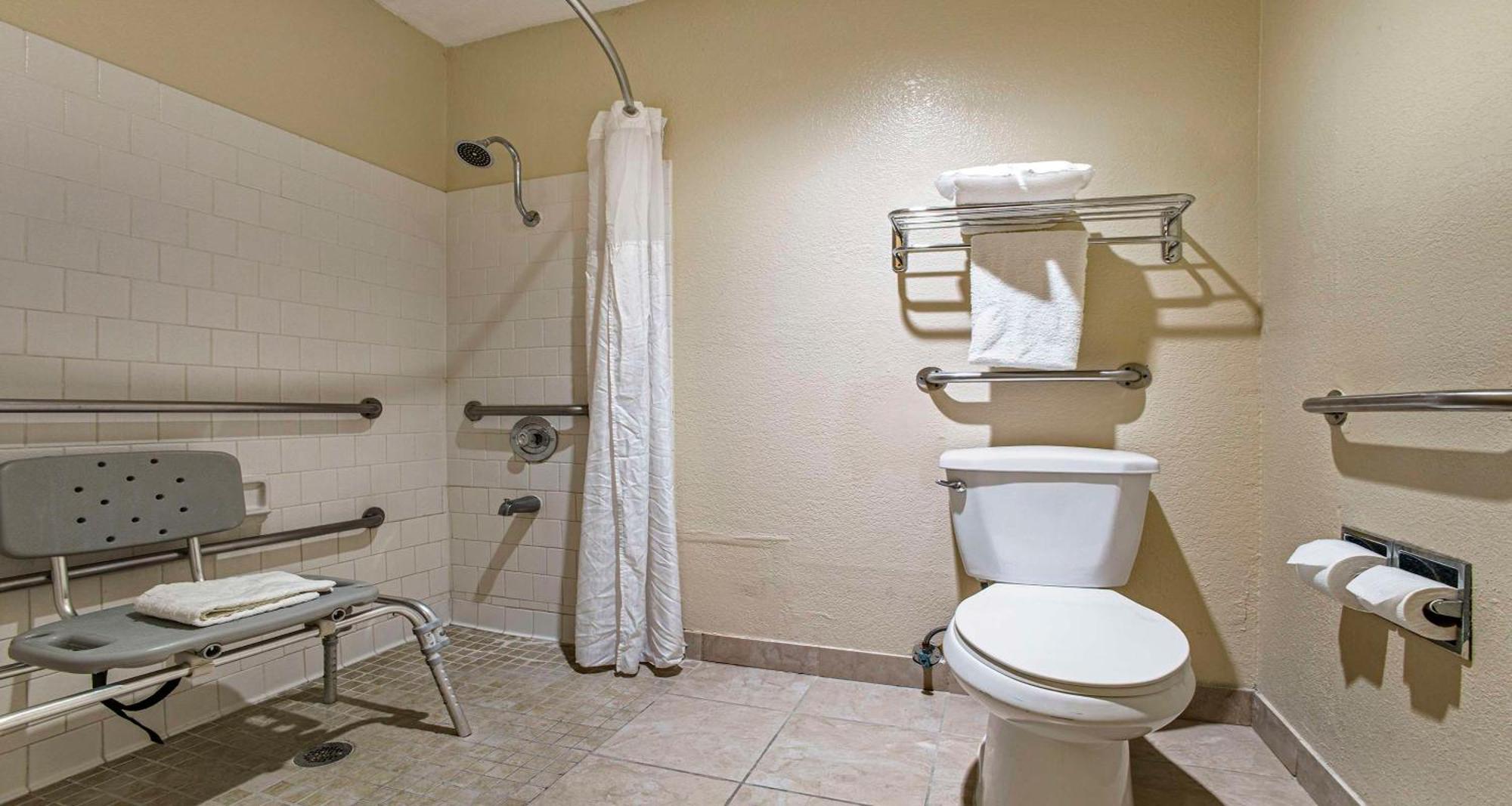 King Room with Roll-in Shower - Disability Access/Non-Smoking