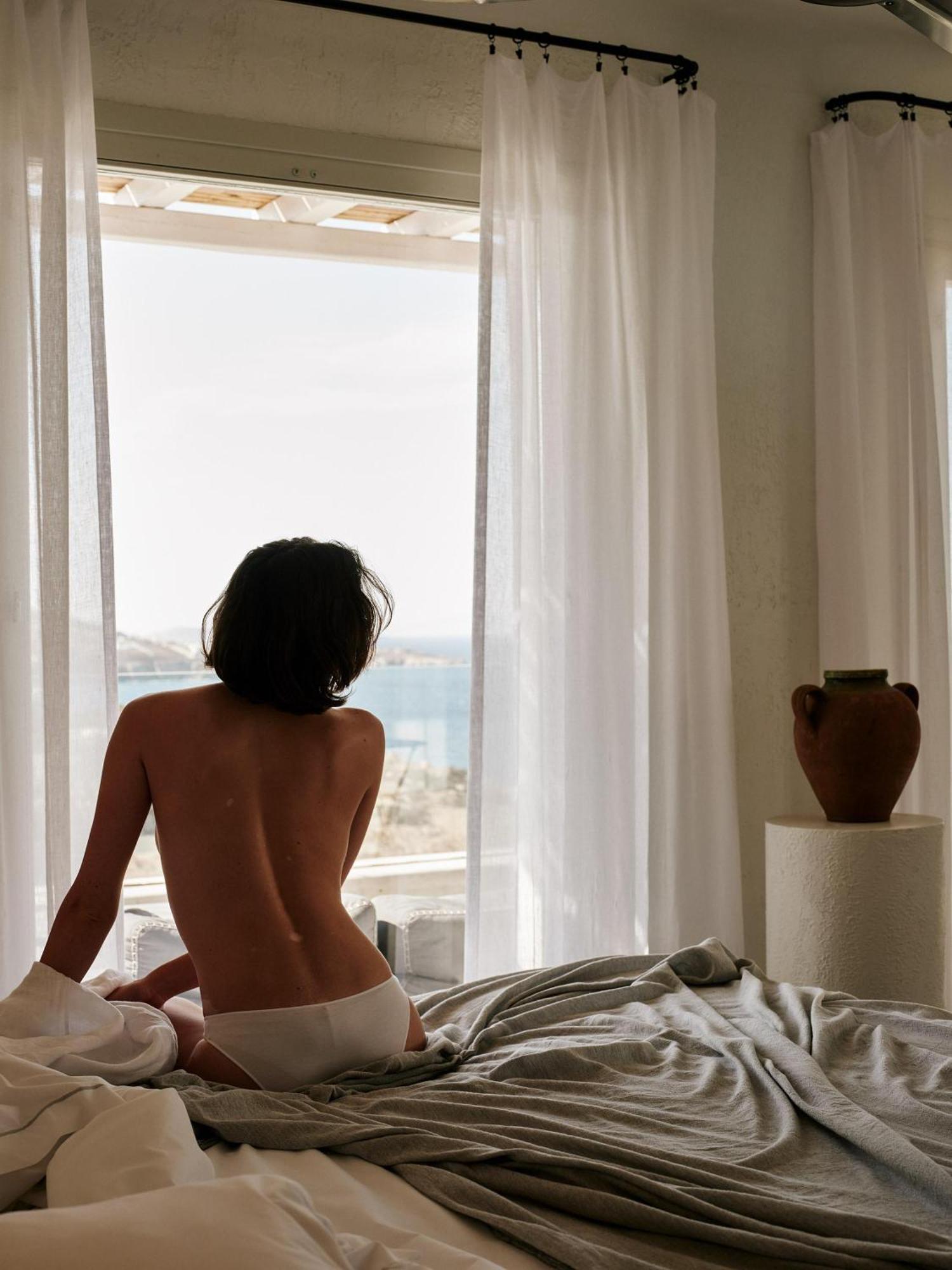 Bohemian Sunset & Sea View Suite with Outdoor Hot Tub