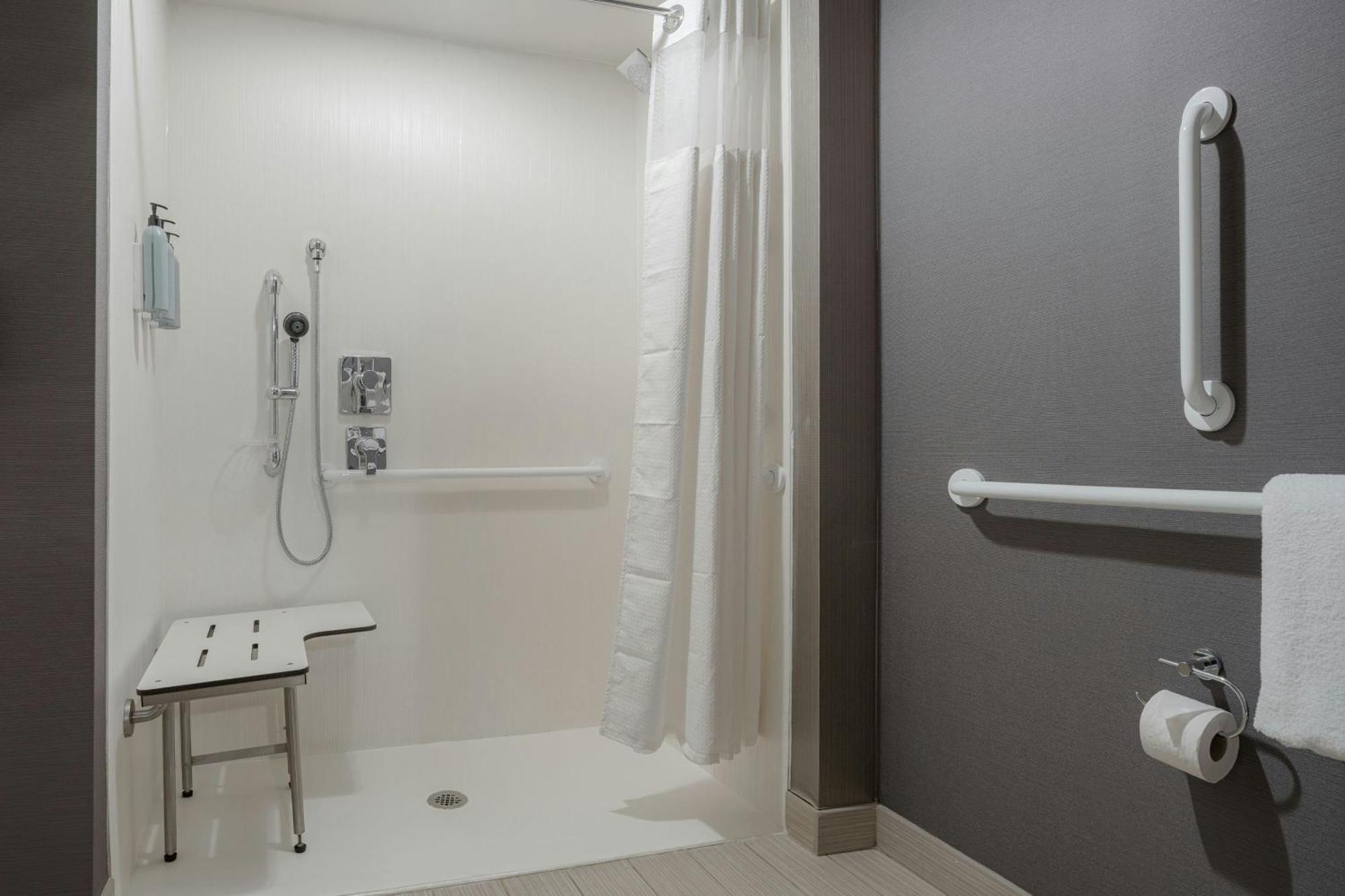 King Room with Roll-In Shower - Mobility Accessible
