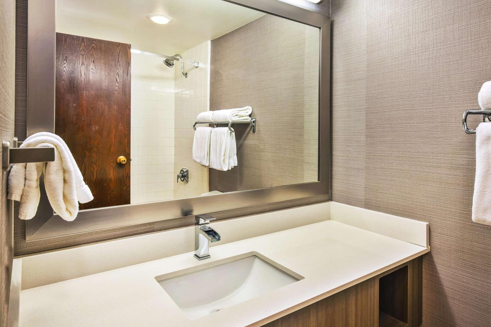 Junior Queen Suite with Two Queen Beds and City View