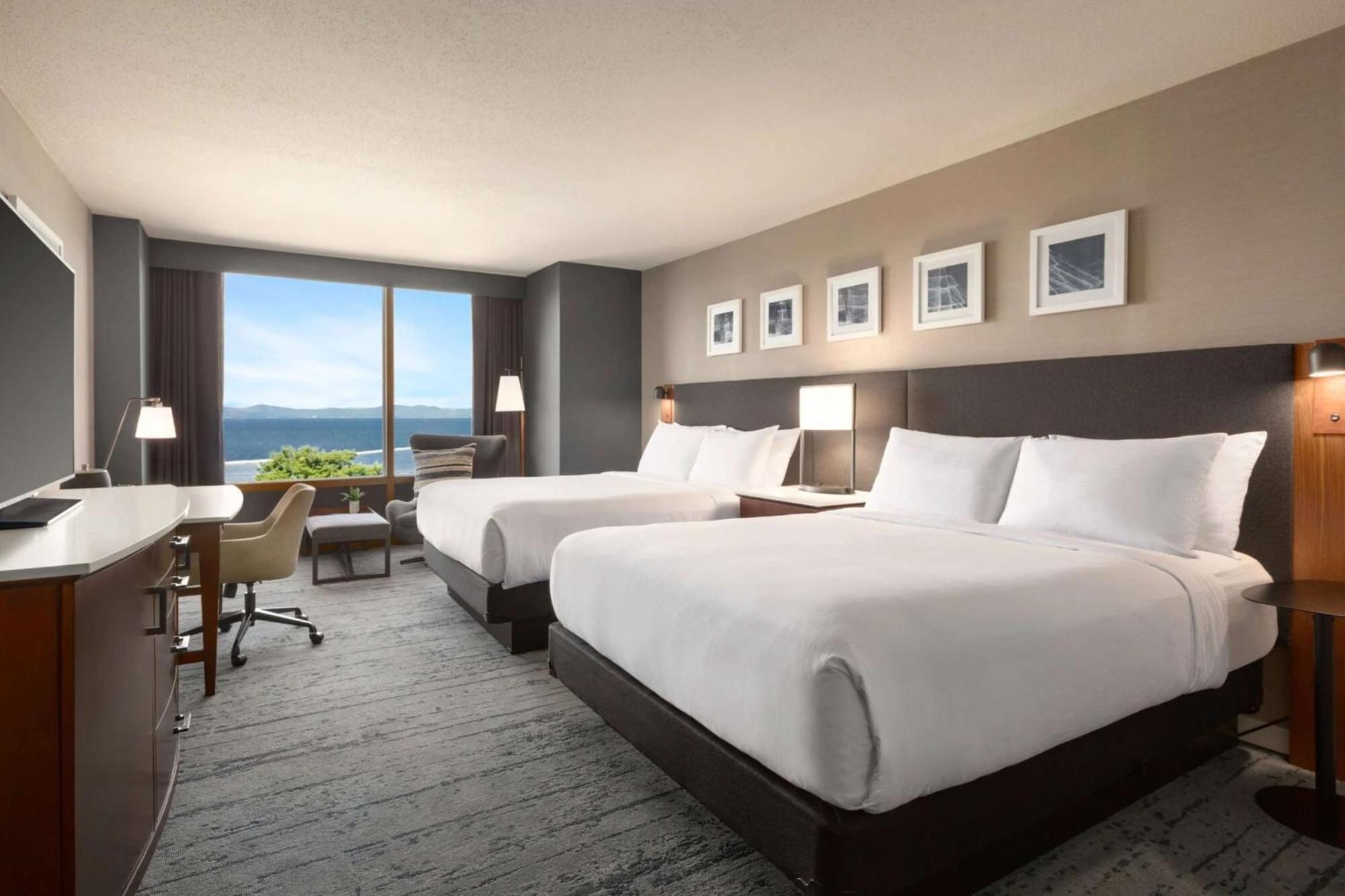Queen Room with Two Queen Beds with Lake View - Disability Access