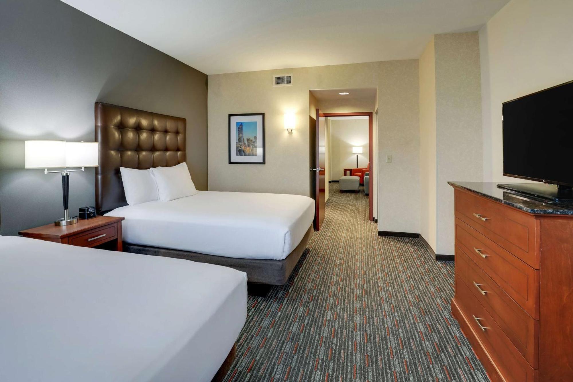 Queen Suite Two Queen Beds